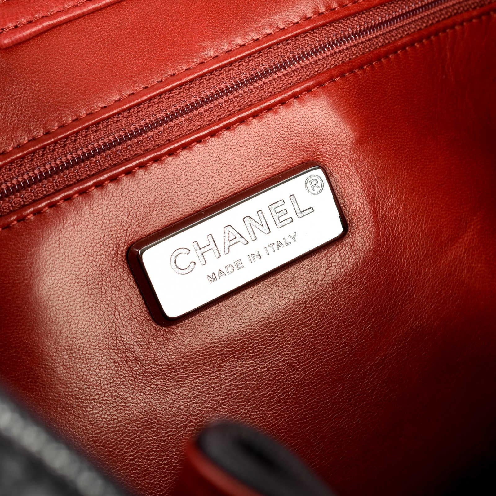 Chanel Boating Python Large Classic Shopper Zippered Expandable Tote en vente 7