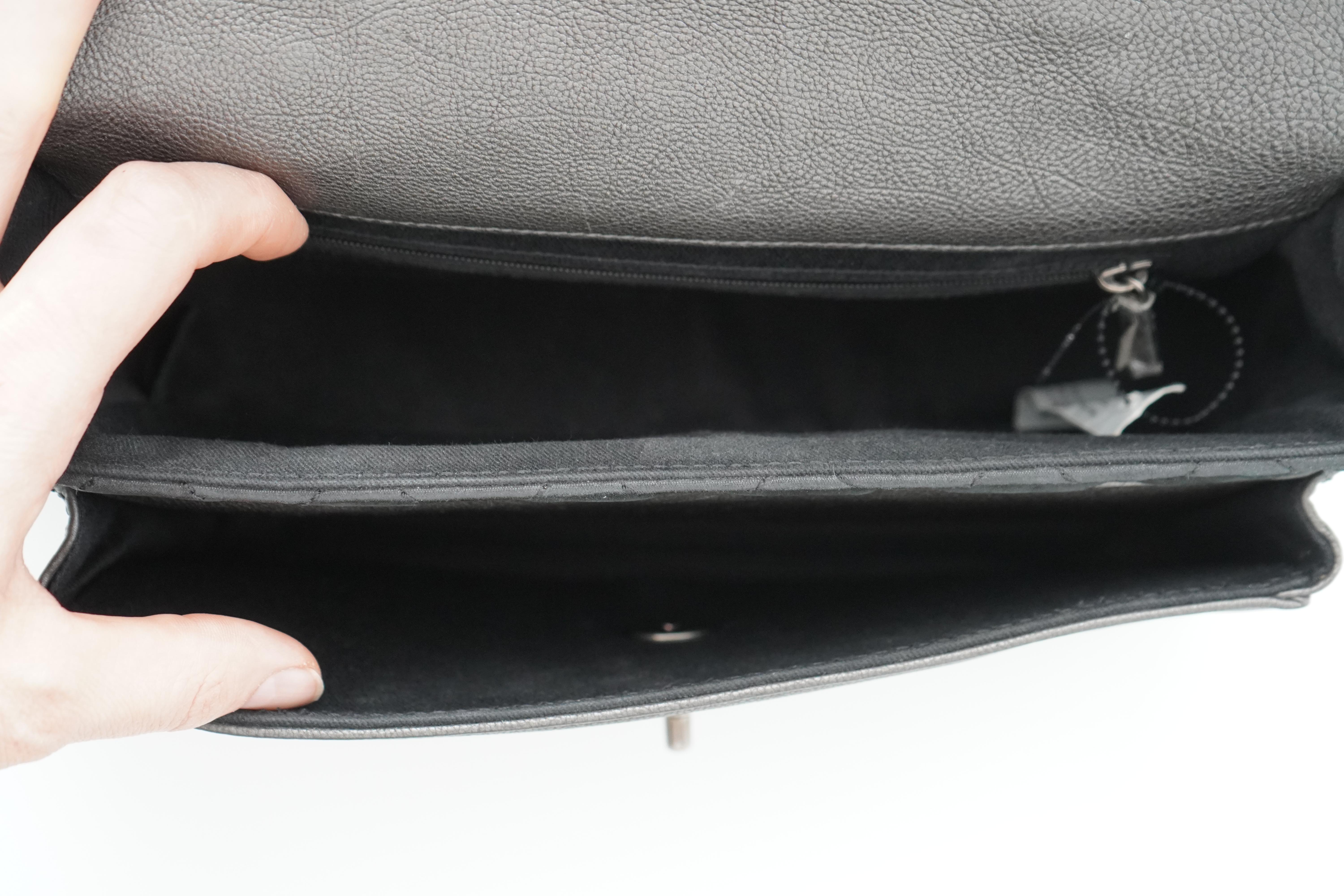 Chanel Bombay Messenger Bag für die Rückkehr zur Schule im Angebot 4