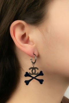 Chanel "Bones" Earrings Dark Silver Plated and Enamelled Metal