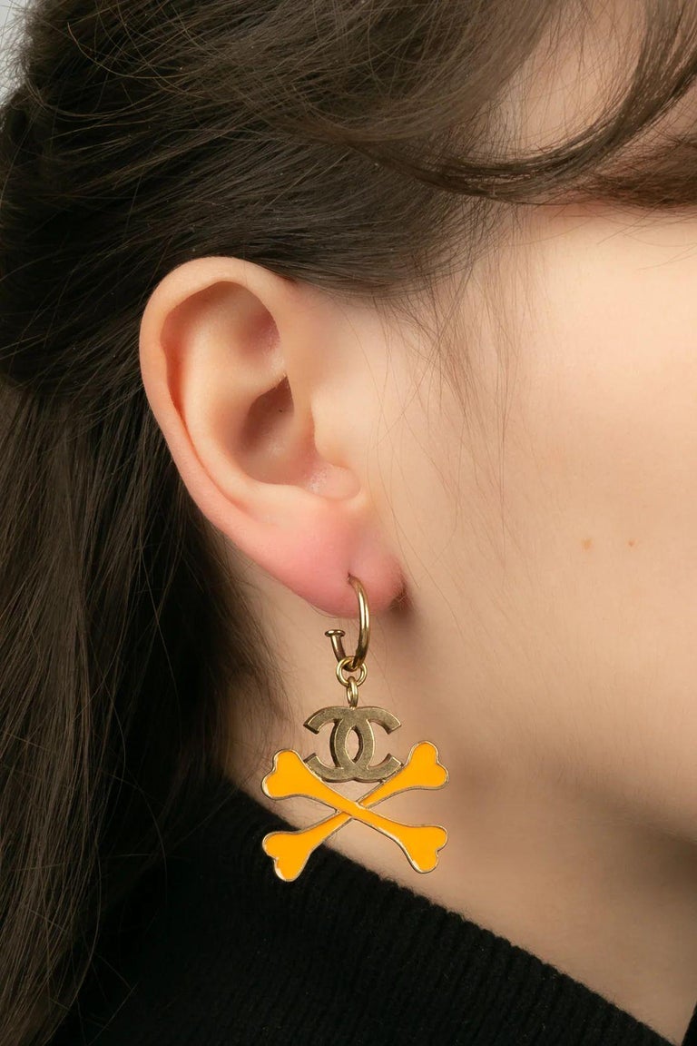 Chanel Bones Earrings in Gold Metal with Orange Enamel For Sale at 1stDibs
