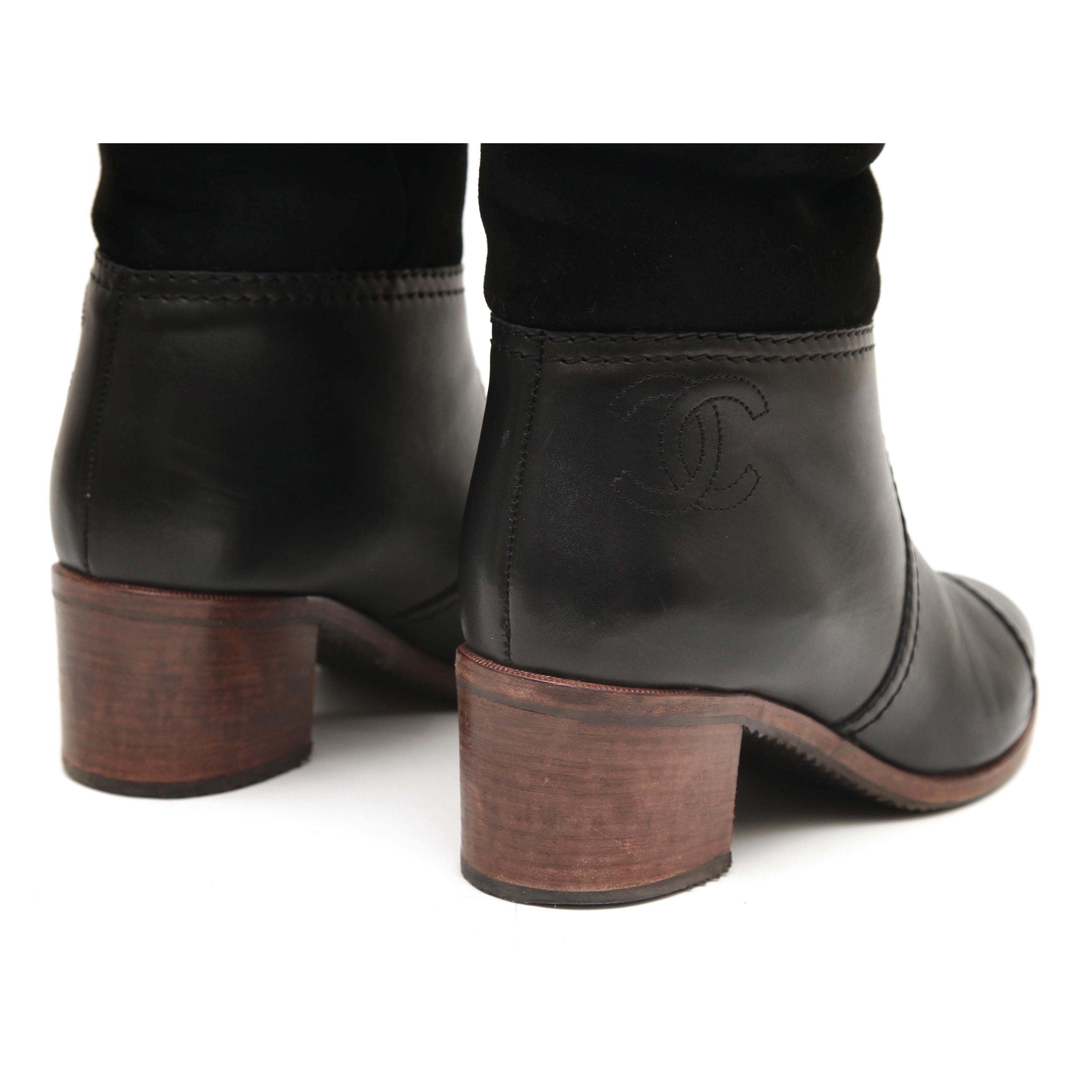 CHANEL Black Boots Suede Leather Mid-Calf Fur CC Cap Toe Block Sz 40 2015 15B For Sale 3