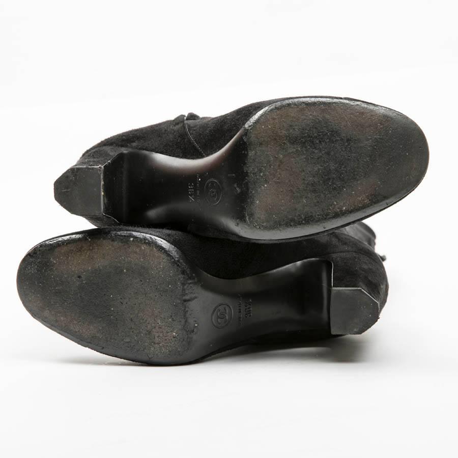 CHANEL Boots in Black Velvet Calfskin Size 36.5C In Good Condition In Paris, FR
