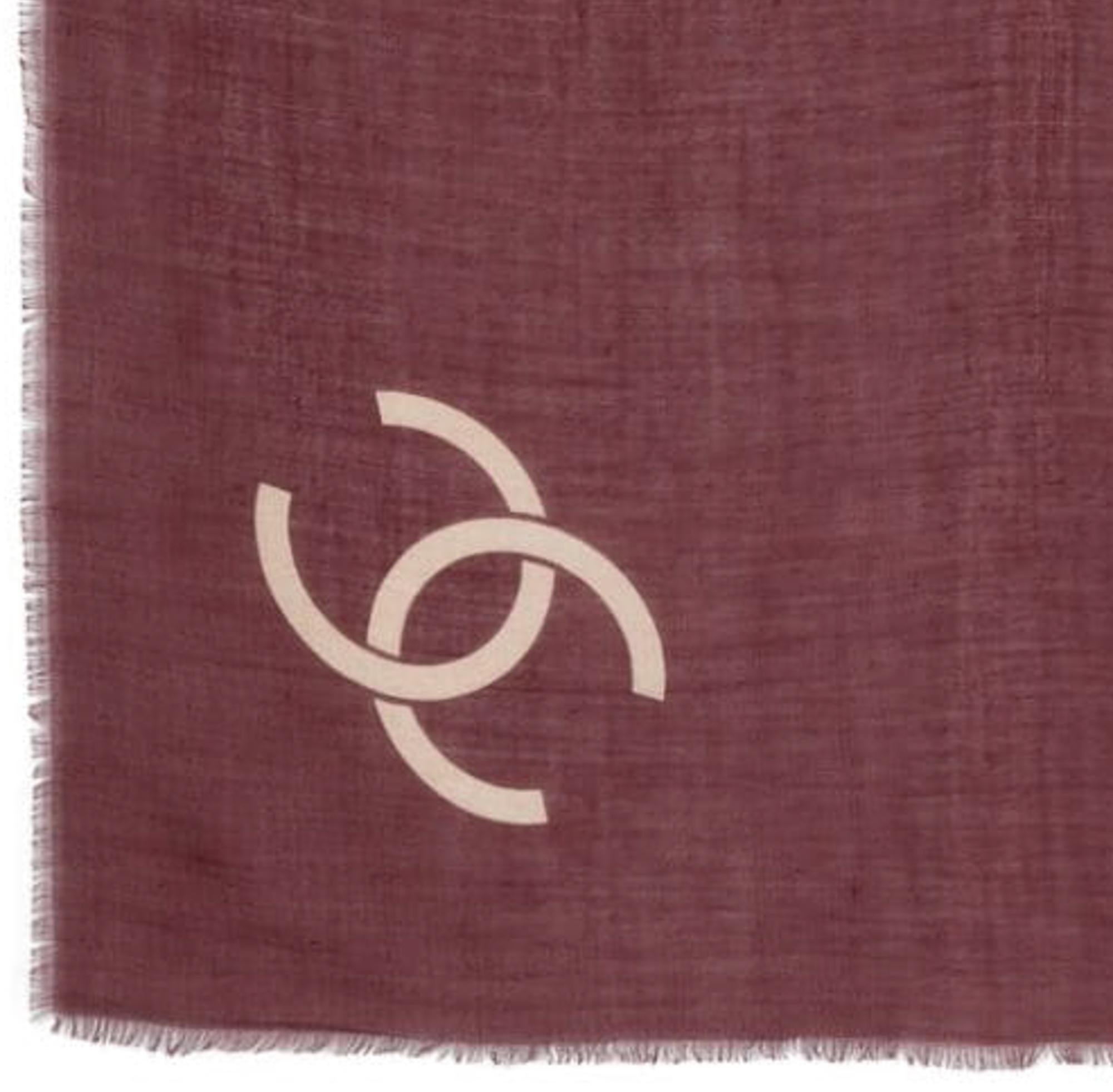 Chanel Bordeaux Cashmere Scarf In Good Condition In Paris, FR