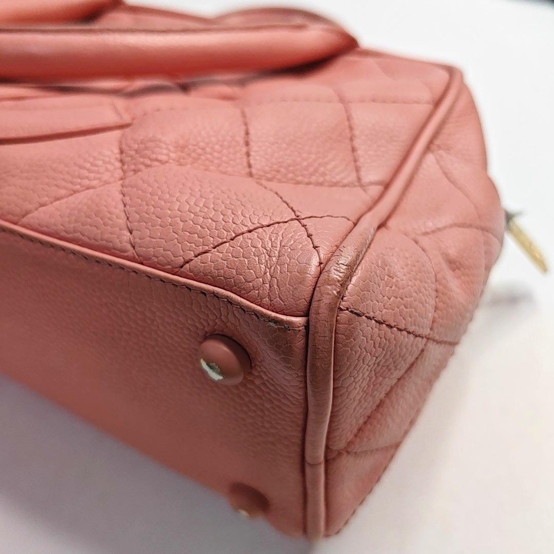 Chanel Boston Bowling Bag Petit sac à main en cuir caviar rose en vente 10
