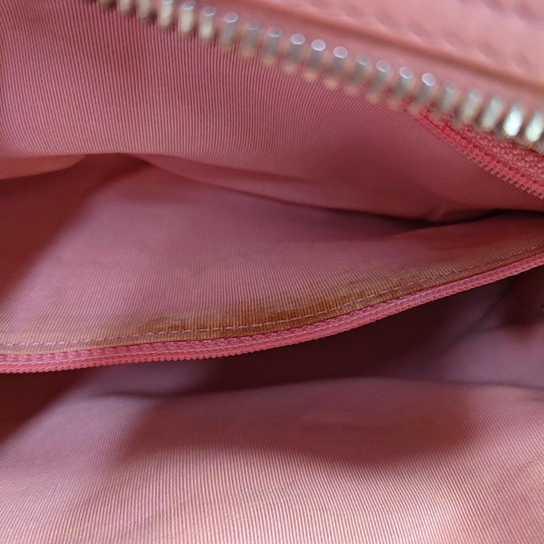 Chanel Boston Bowling Bag Petit sac à main en cuir caviar rose en vente 14