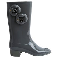 Chanel Bottes de pluie Camelia EU39 Grau Camelia Regenstiefel UK6 US8,5