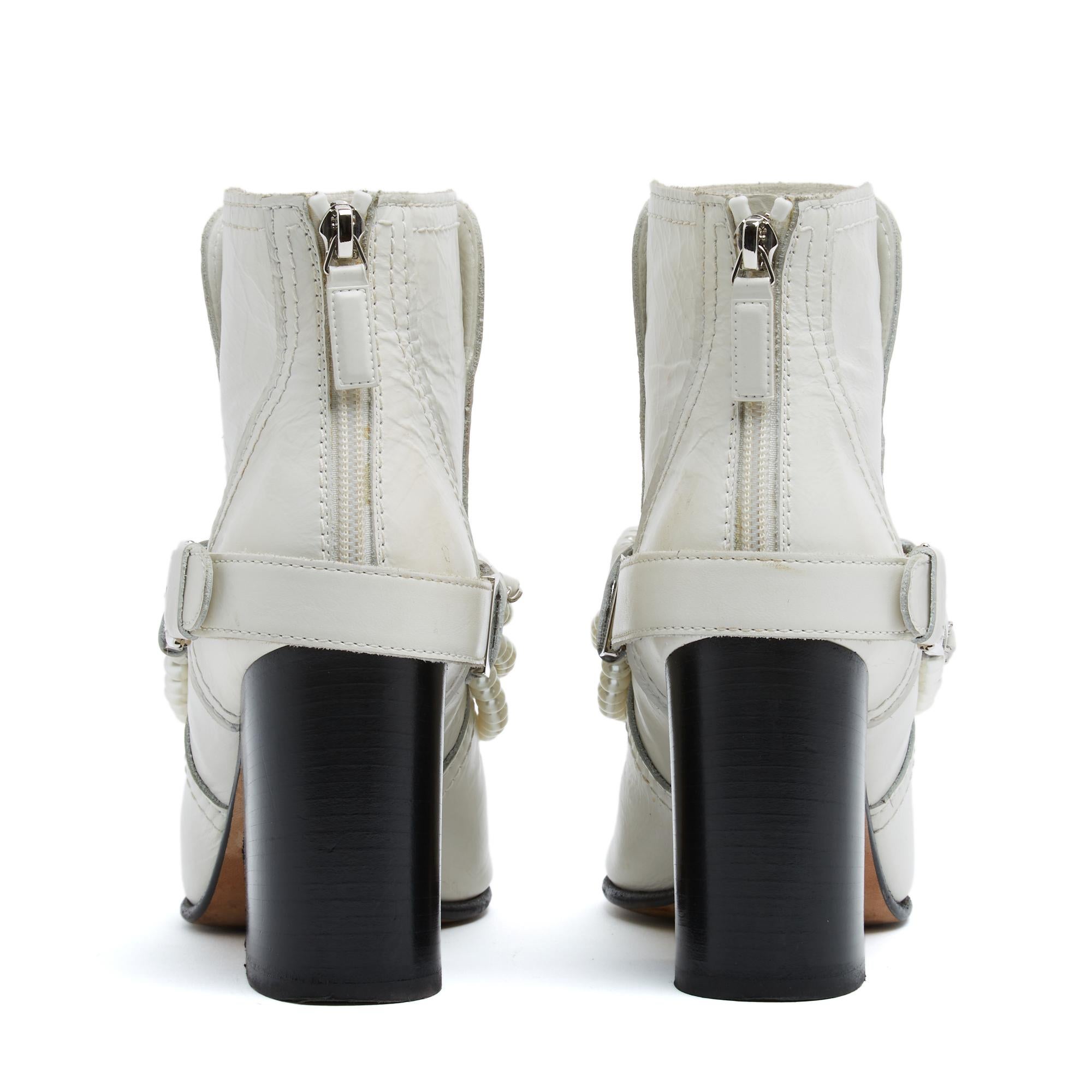 Chanel Bottines 2 Tonnen EU36.5 Weiß Schwarz Leder Fancy Pearls Stiefel UK4 US6.5 Damen im Angebot