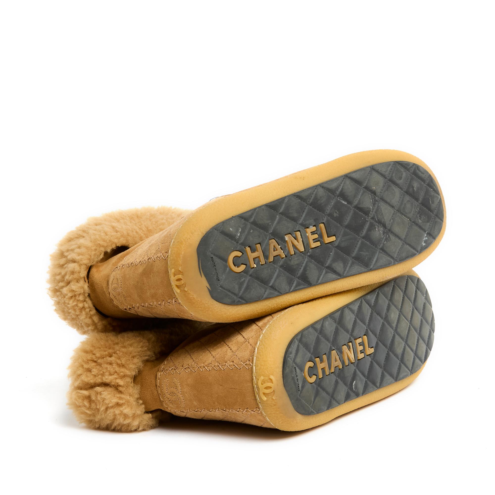 Chanel Bottines Coco Neige EU39 Foderato in Camoscio Classique Stivali a Catena UK6 US8.5 in vendita 1