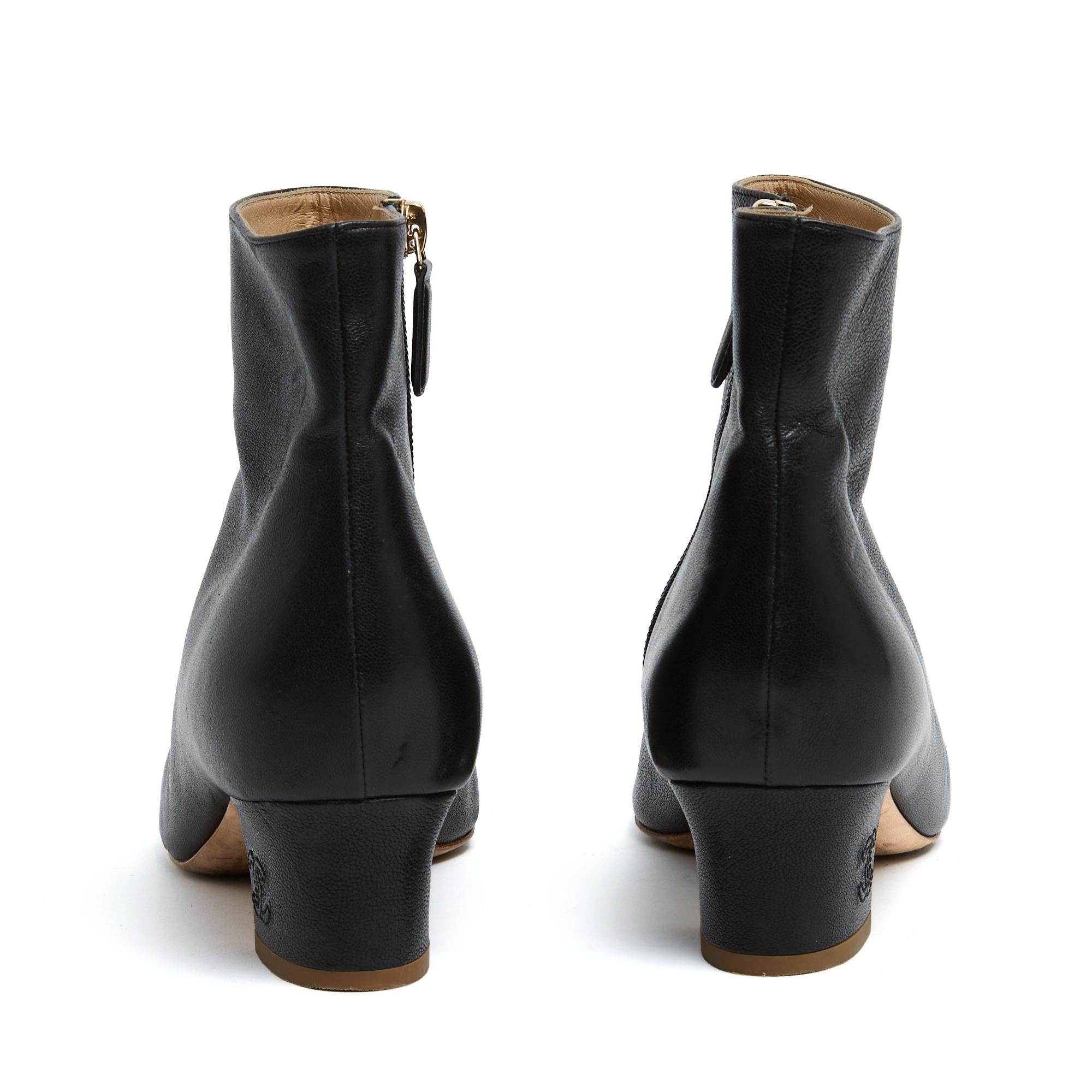 Chanel Bottines Cuir Pointu Noir EU39.5 Black Leather Pointy Boots UK6 US8.5 en Bueno estado para la venta en PARIS, FR