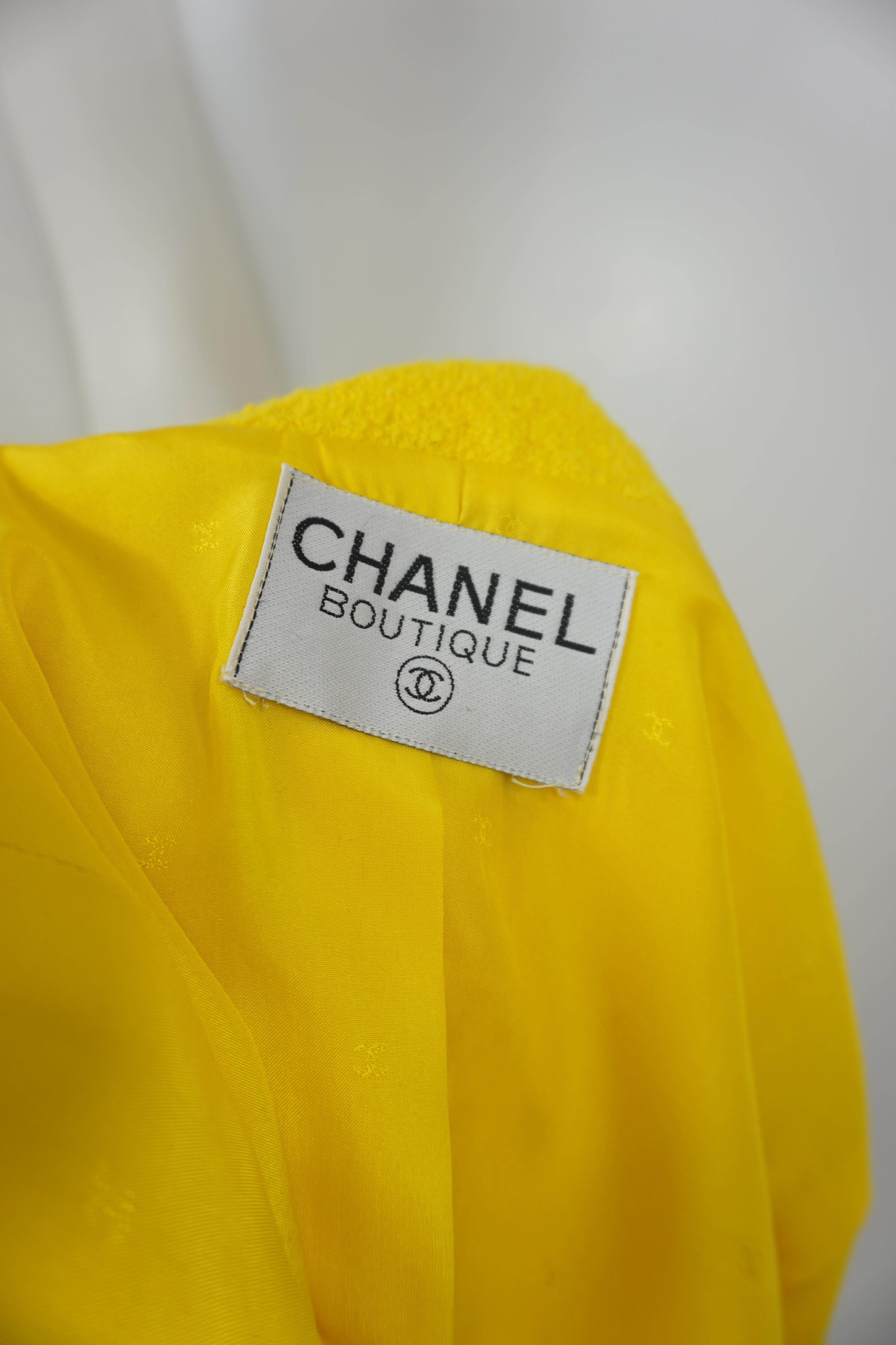 Chanel Boutique 1993 Vintage Jacket For Sale 7