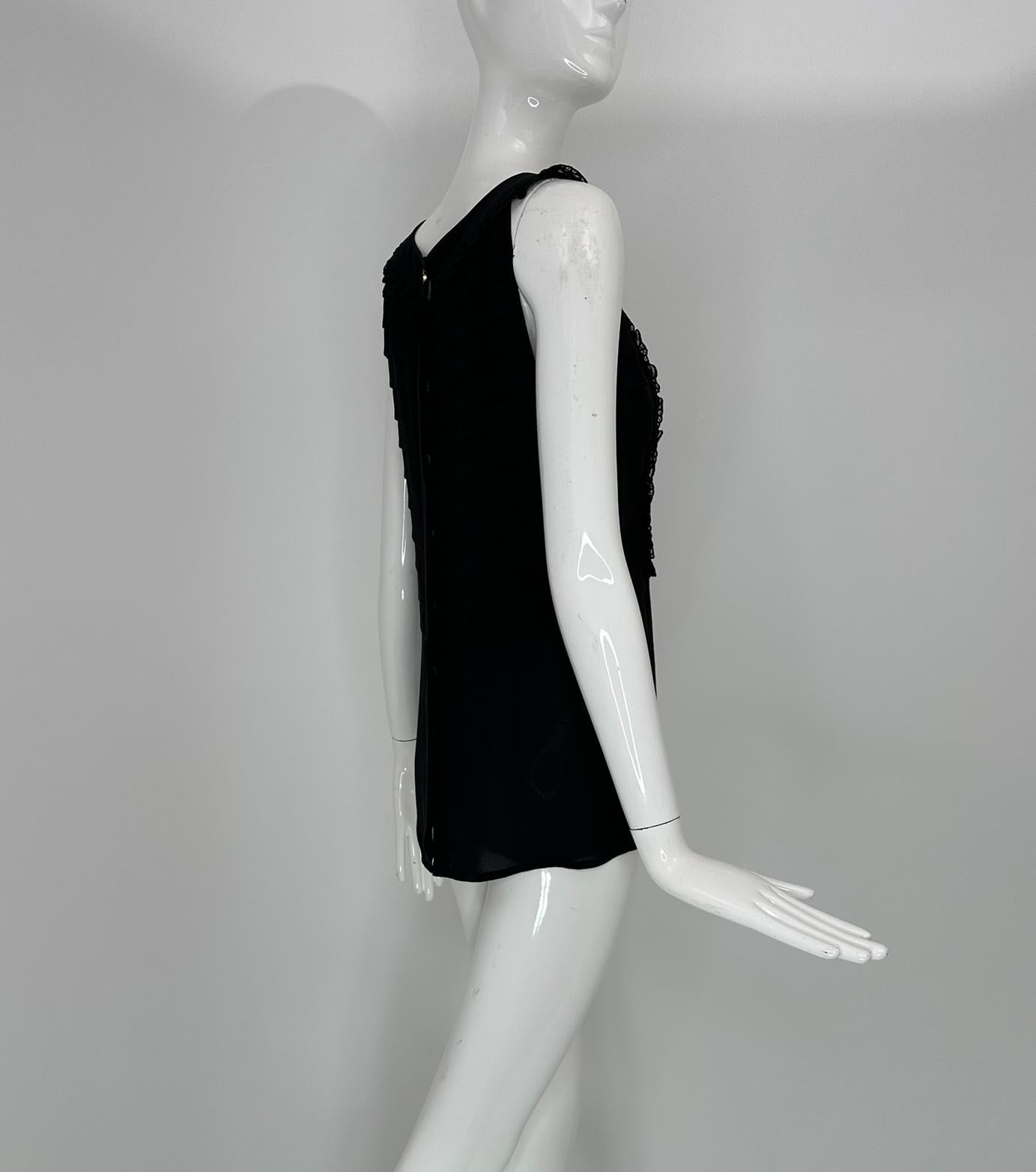 Chanel Boutique Nero Pizzo Pettorina Collo Fiocco Plissettato Top Senza Maniche Piccolo in vendita 5