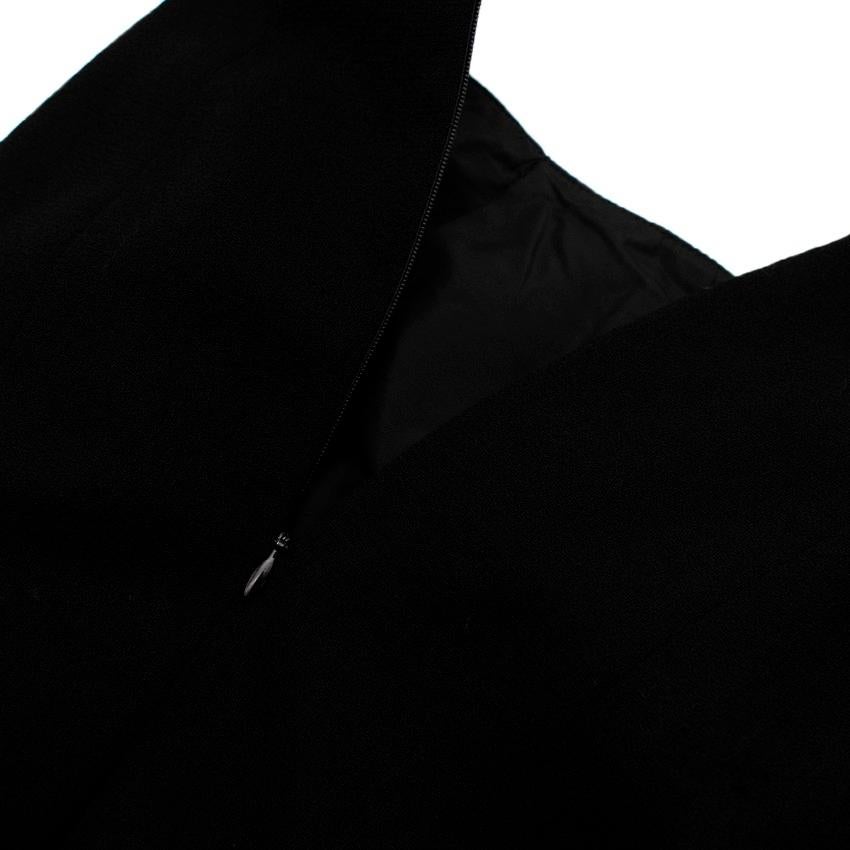 Women's Chanel Boutique Black Wool Crepe Pencil Skirt FR 40, US 4-6 For Sale