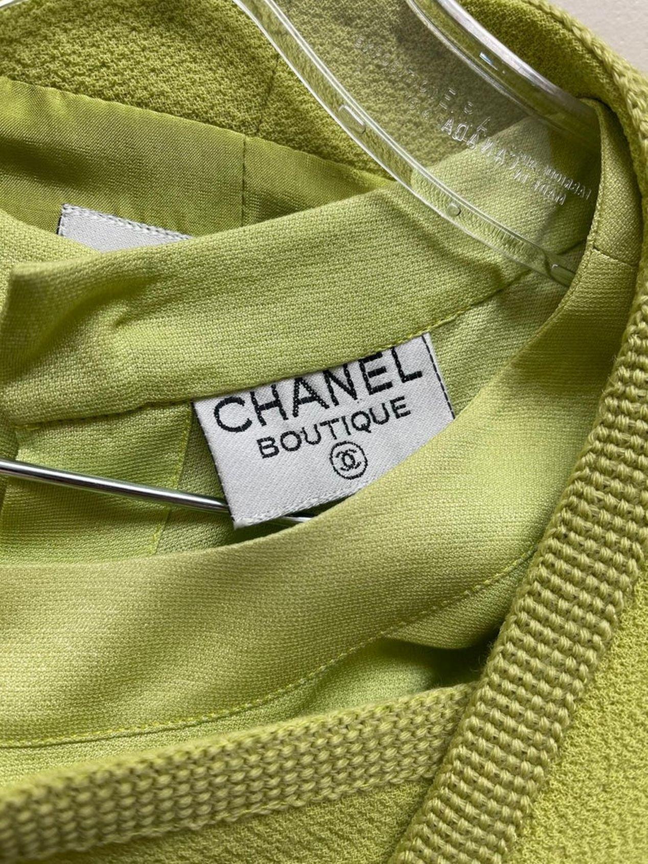 CHANEL BOUTIQUE Chartreuse Green Suit Signature Chanel 11