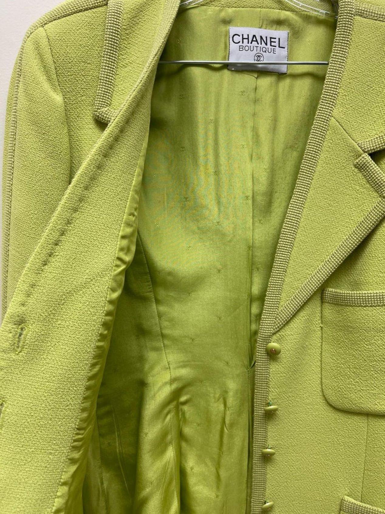 CHANEL BOUTIQUE Chartreuse Green Suit Signature Chanel 1