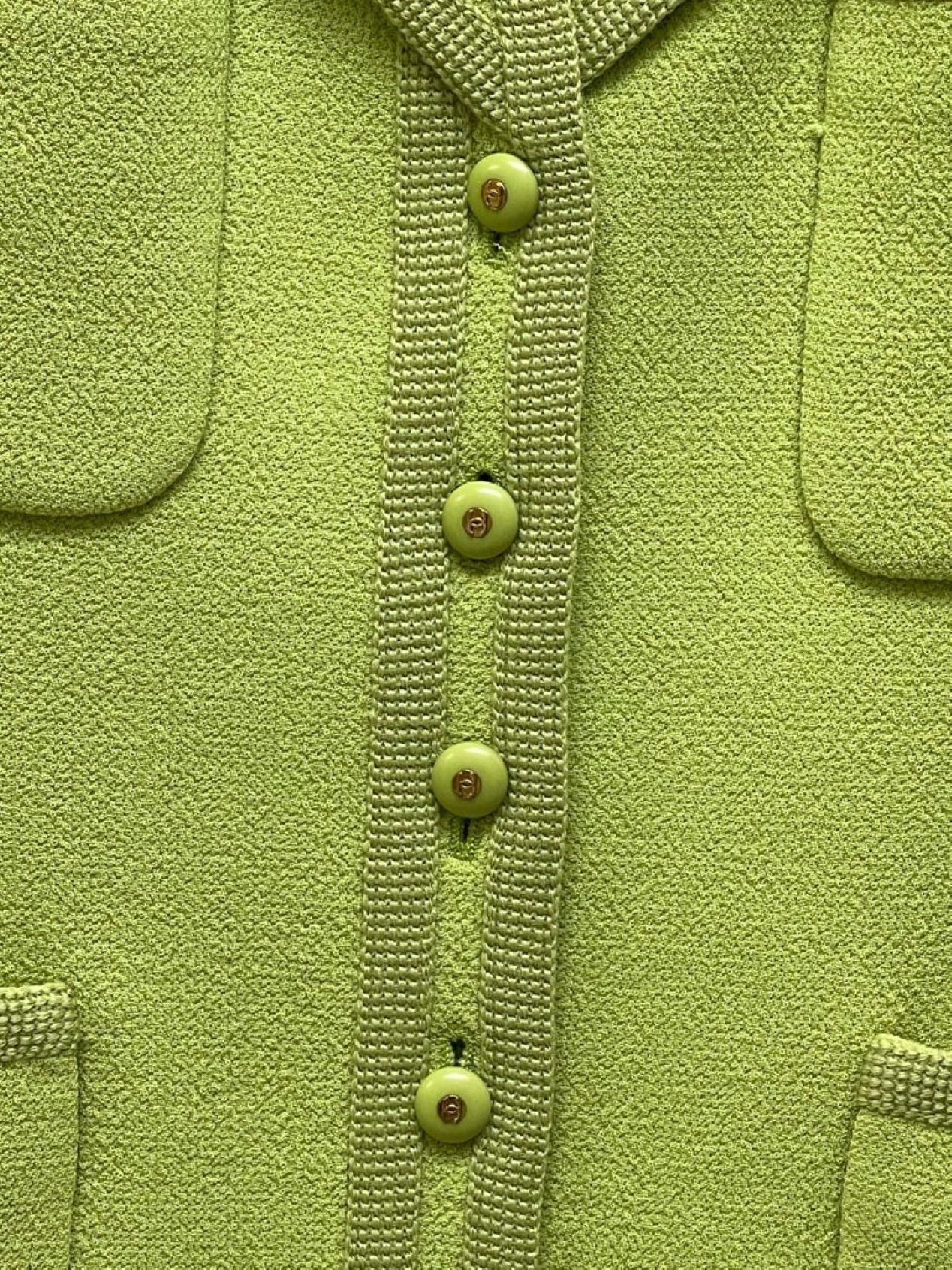 CHANEL BOUTIQUE Chartreuse Green Suit Signature Chanel 2