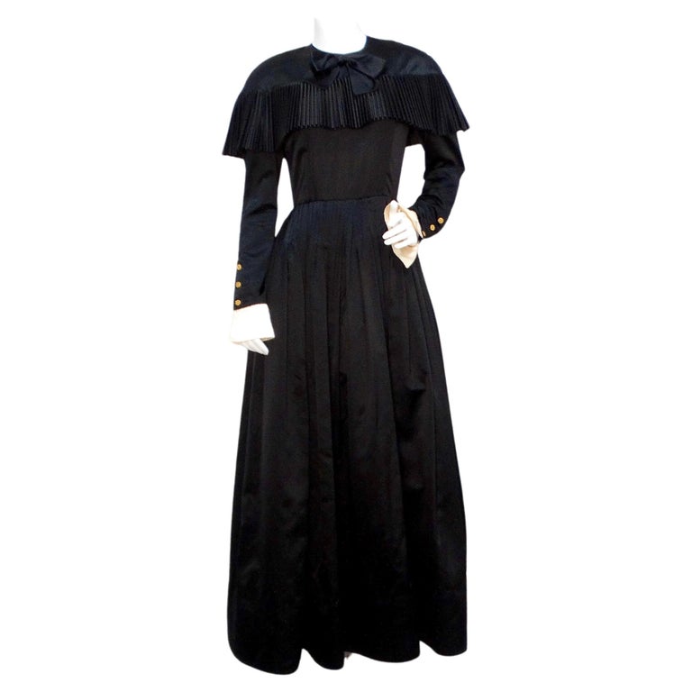 Chanel Boutique Años 80 Vestido de baile plisado de seda negra en