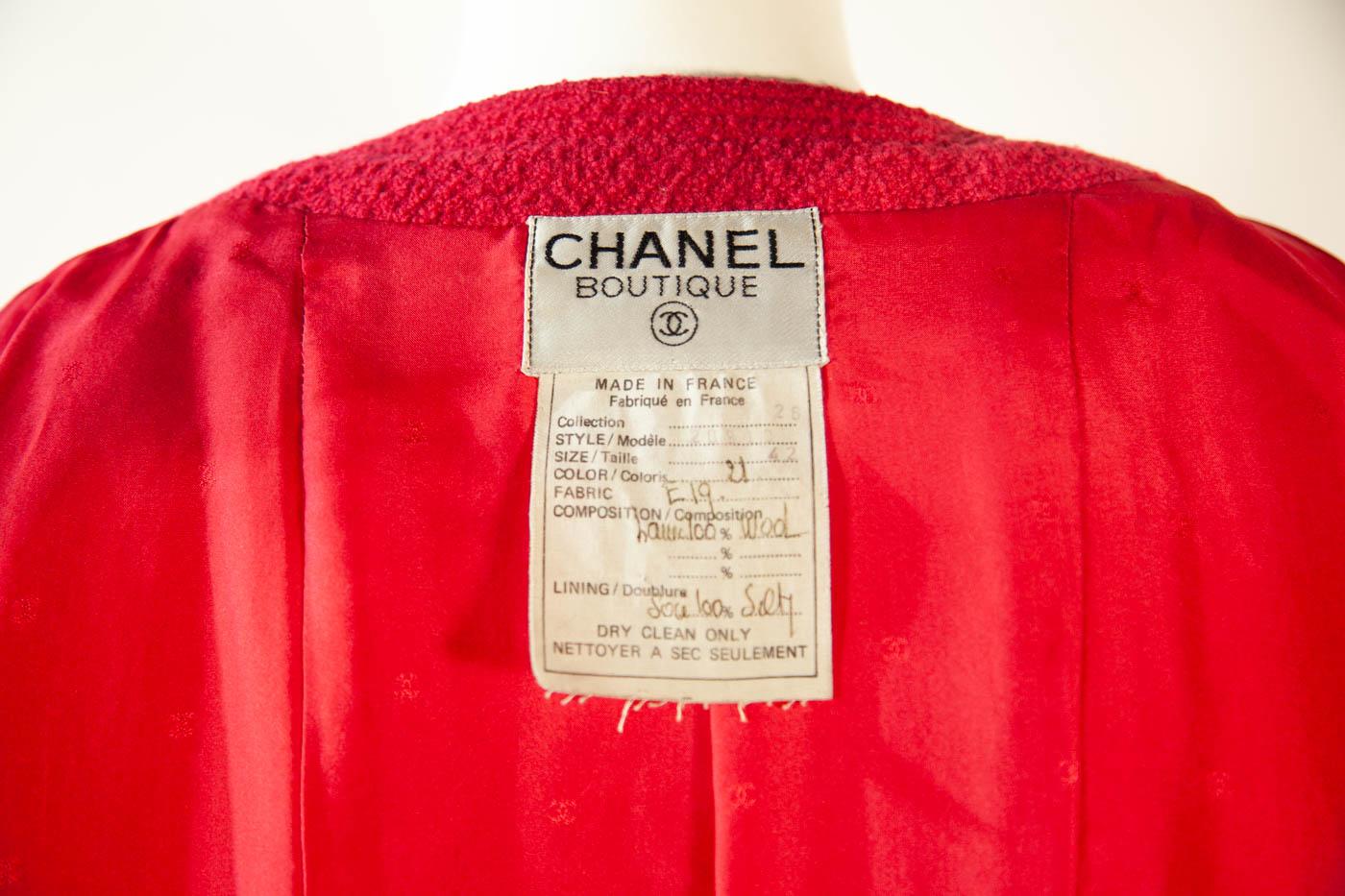 Chanel Boutique 1991 Ready to Wear Fuchsia Suit Ensemble   For Sale 7