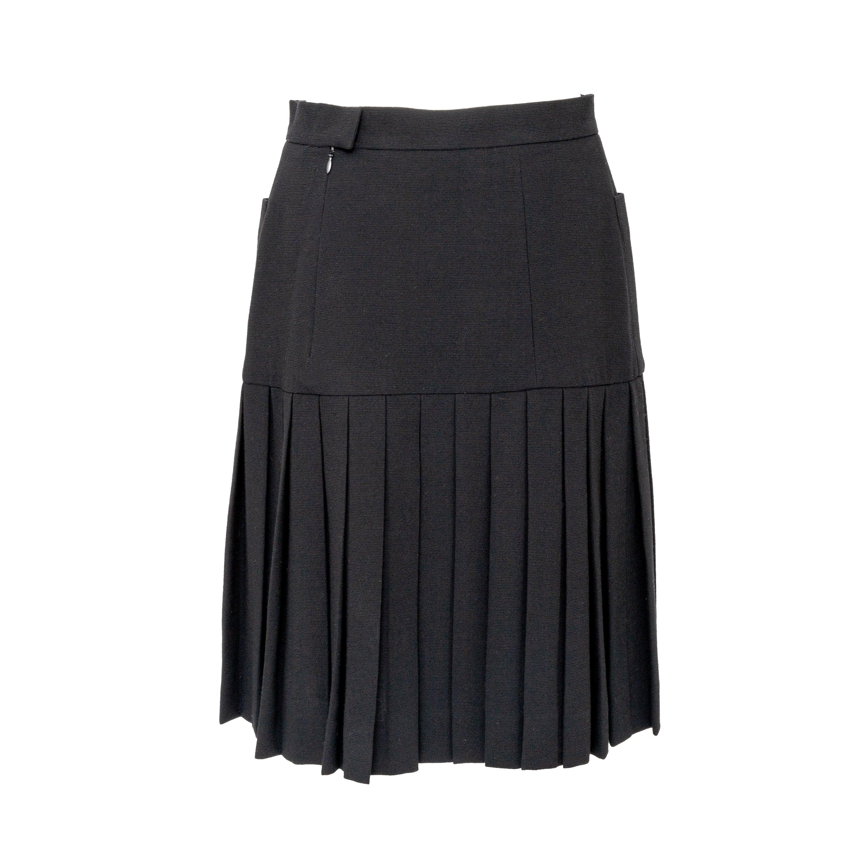 Women's Chanel Boutique Pleated Skirt - '00s For Sale