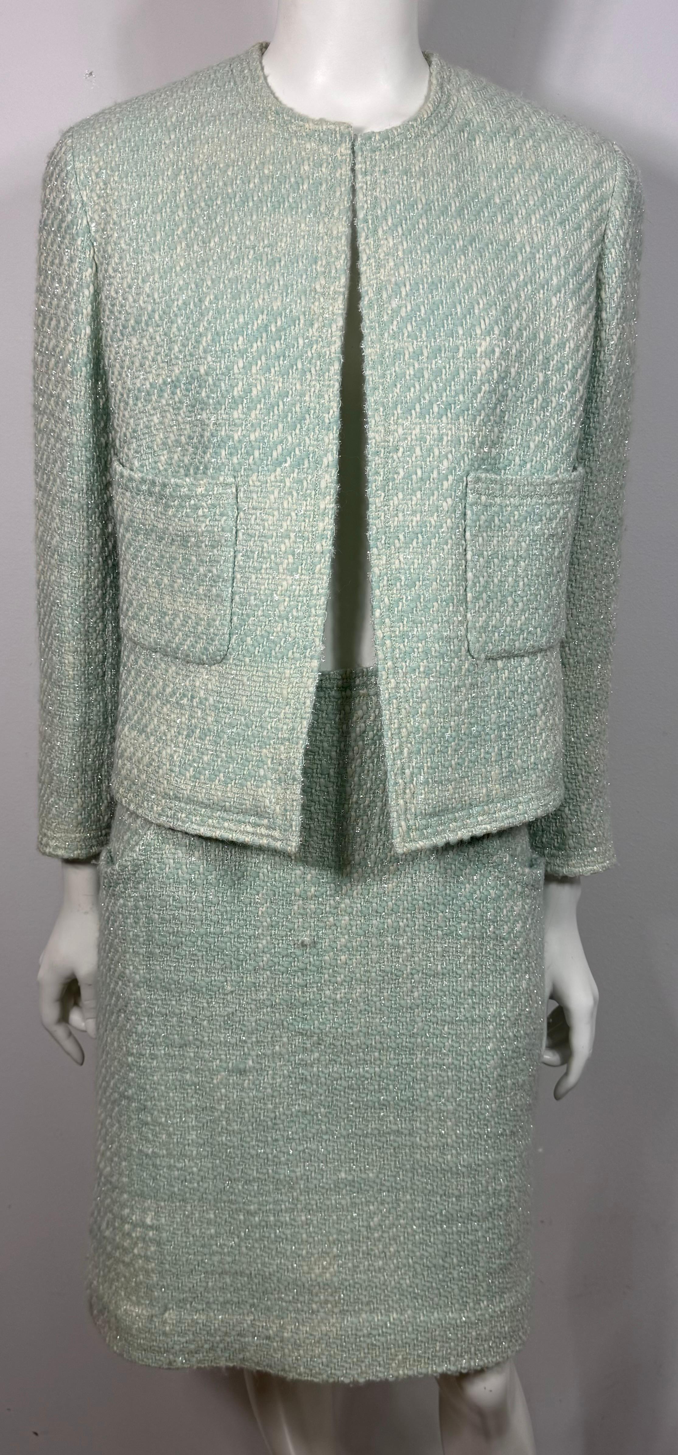 Chanel Boutique Runway Spring 1992 Ivory and Turq Tweed Jacket For Sale 10