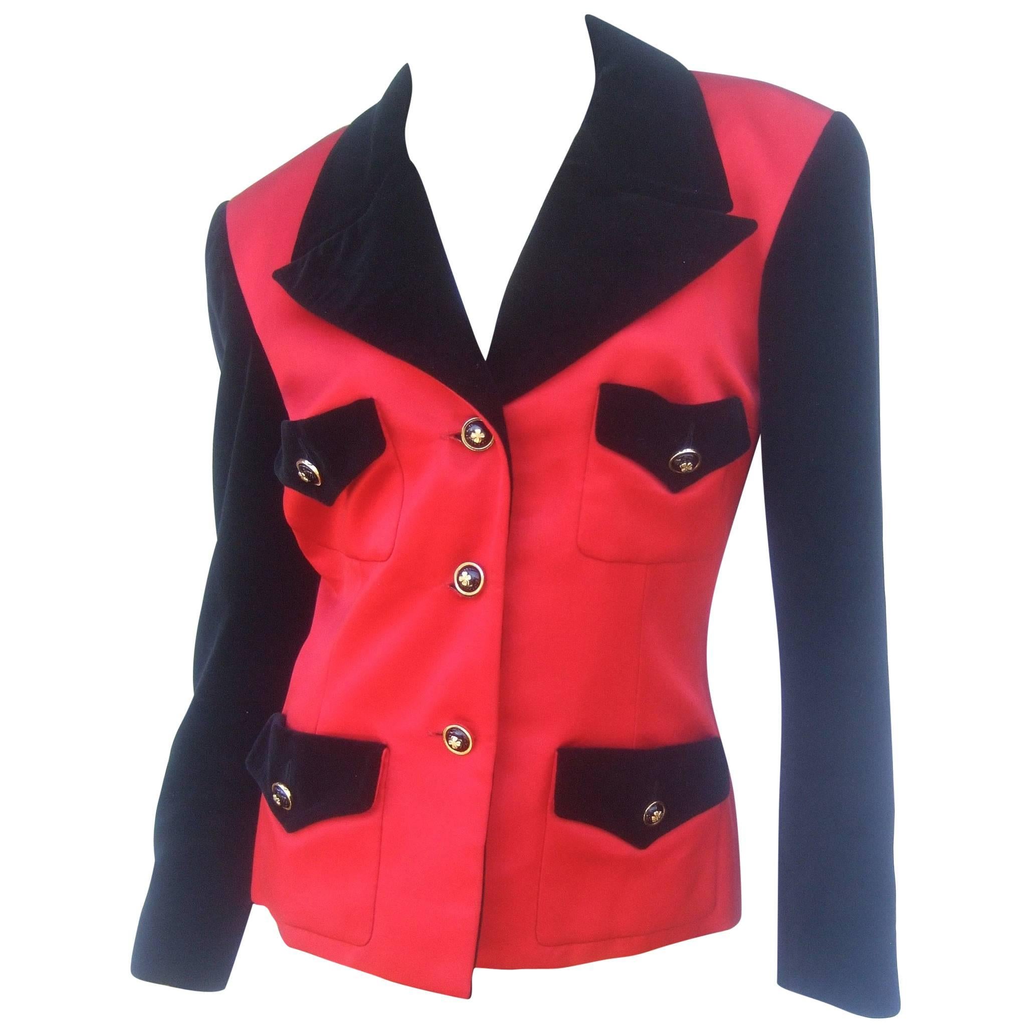 Veste de soirée en velours de soie noir écarlate de Chanel Boutique, vers 1990