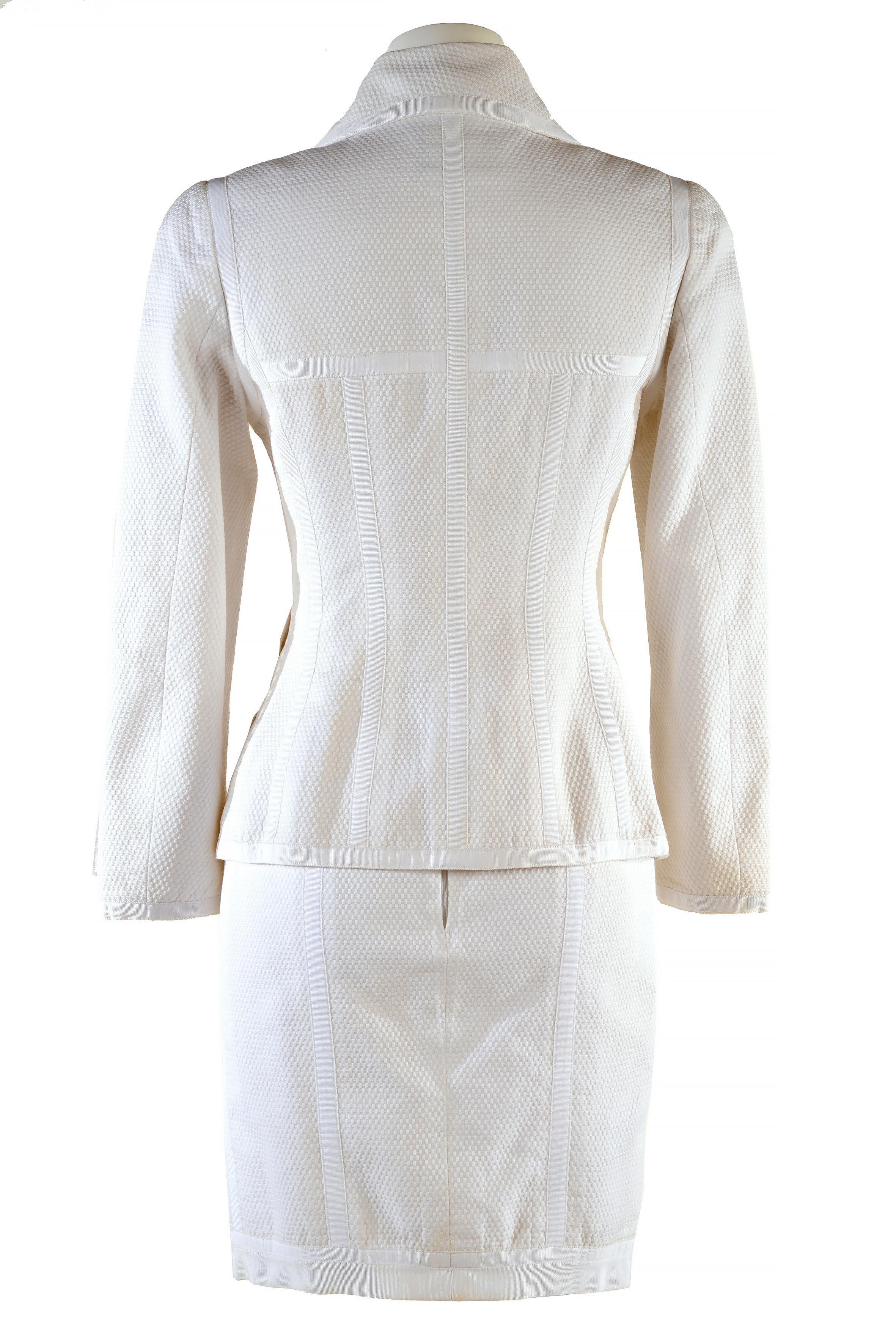 Gris Chanel Boutique Suit veste et jupe en coton blanc  fin des années 80 en vente