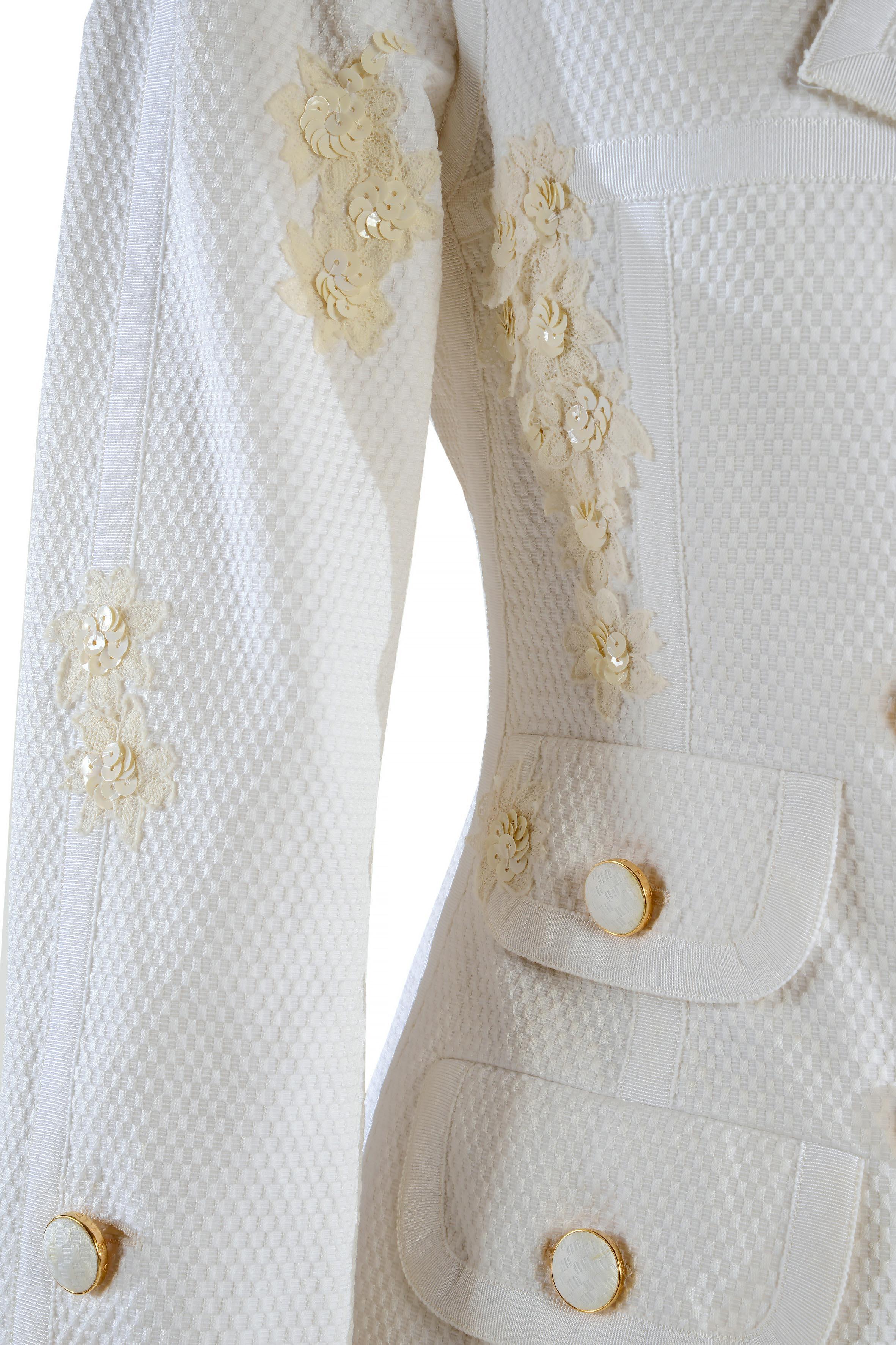 Chanel Boutique Suit veste et jupe en coton blanc  fin des années 80 Pour femmes en vente