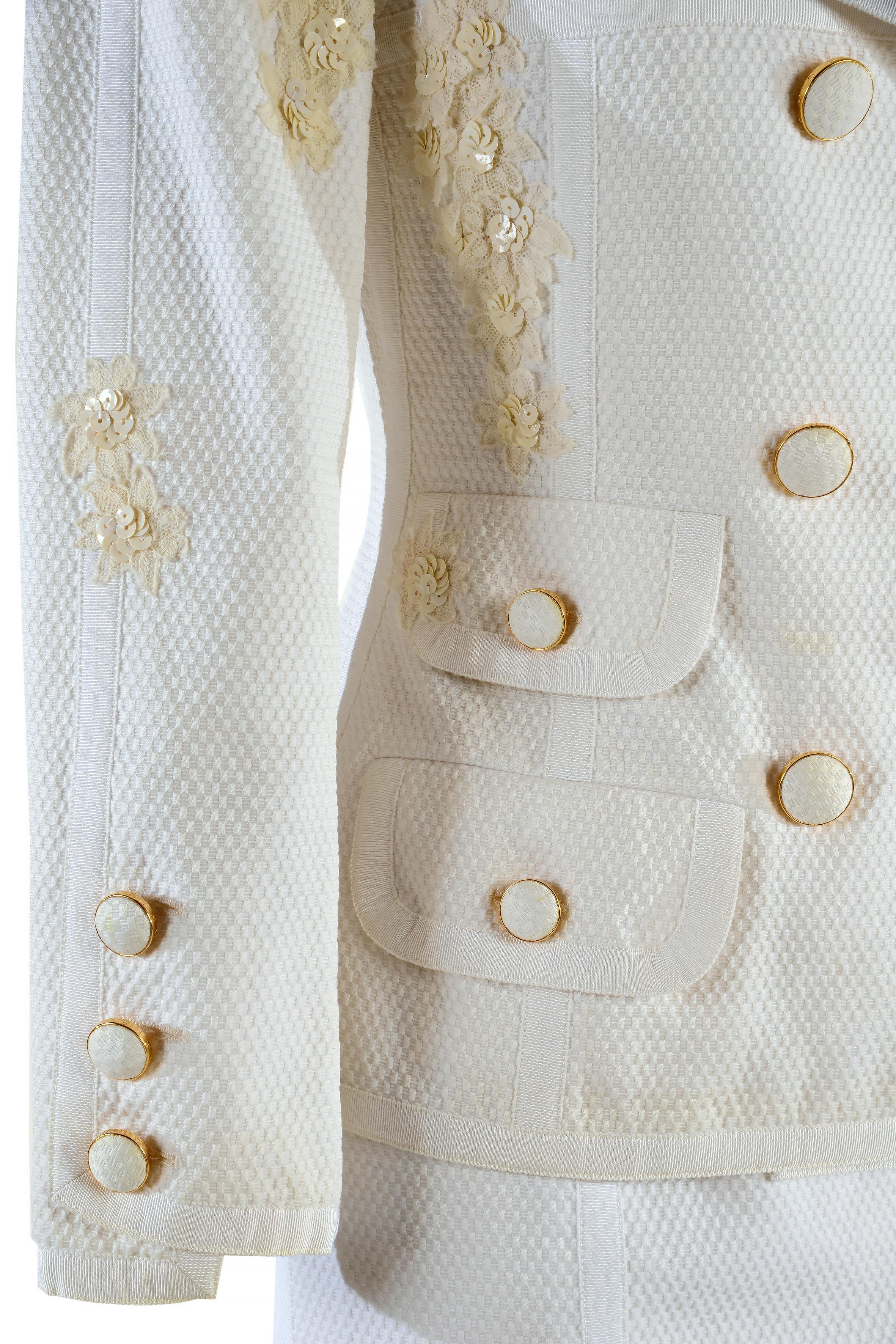 Chanel Boutique Suit veste et jupe en coton blanc  fin des années 80 en vente 1