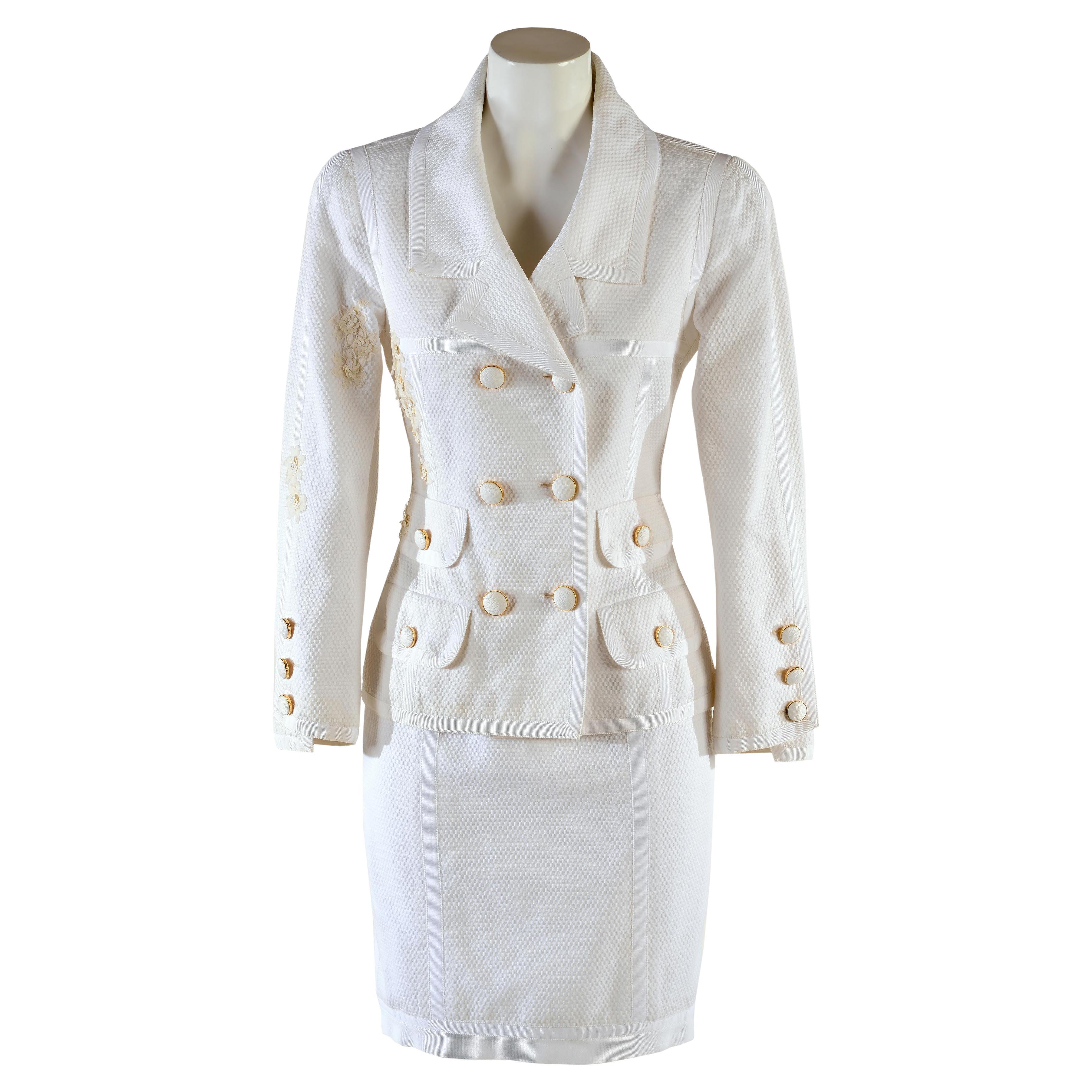 CHANEL boutique Suit white cotton jacket and skirt late 80s For Sale at  1stDibs