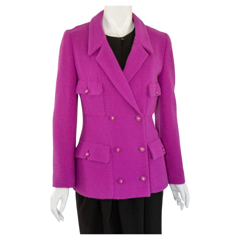 CHANEL Boutique Vintage tailored pink jacket with vivid color fuchsia.
Vintage hard to find Chanel fuchsia boucle wool jacket from Fall 1995 collection.
Elegant spring happy Chanel fuchsia double breasted wool Jacket with 