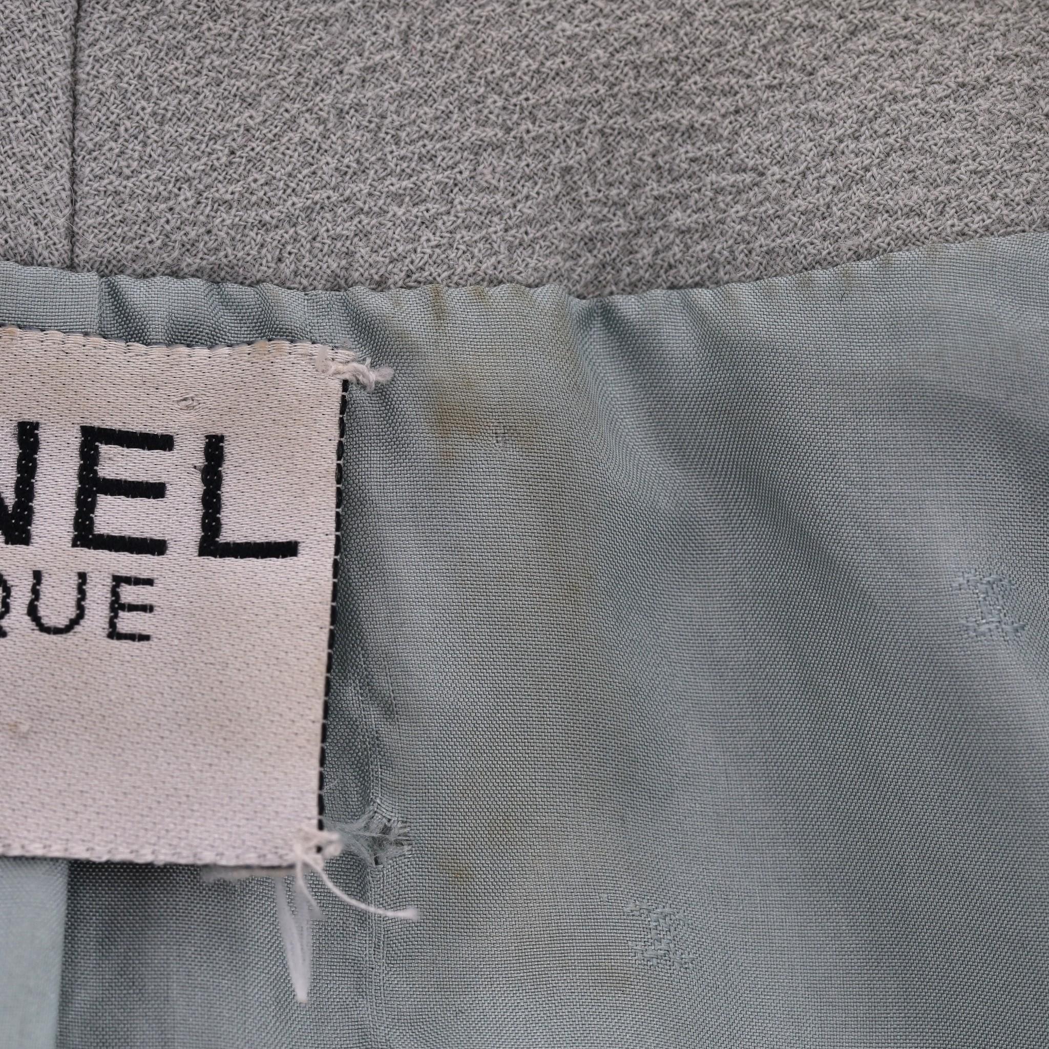 Chanel Boutique Vintage Veste en laine avec bordure en cuir en vente 3