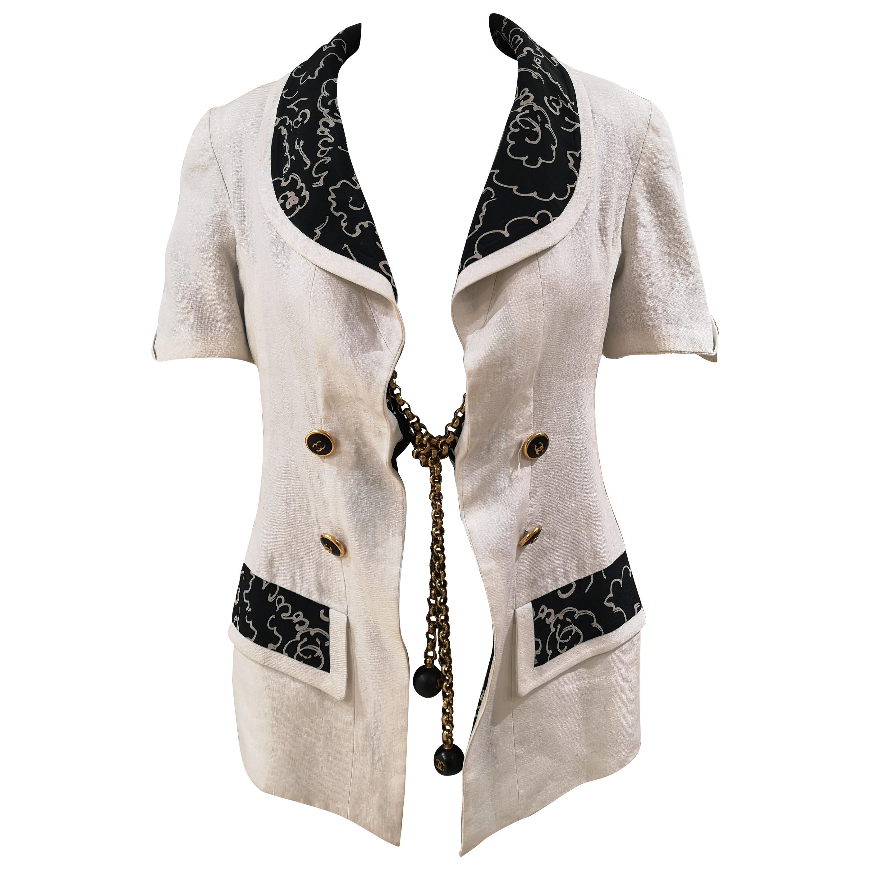 Chanel Boutique white and black linen gold chain jacket For Sale