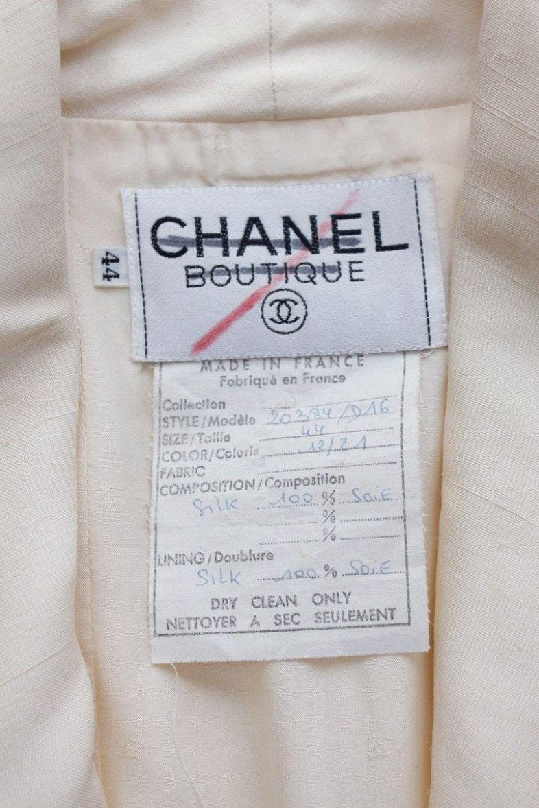 Chanel Boutique White Silk Jacket Trimmed with Burgundy Ribbon For Sale 5