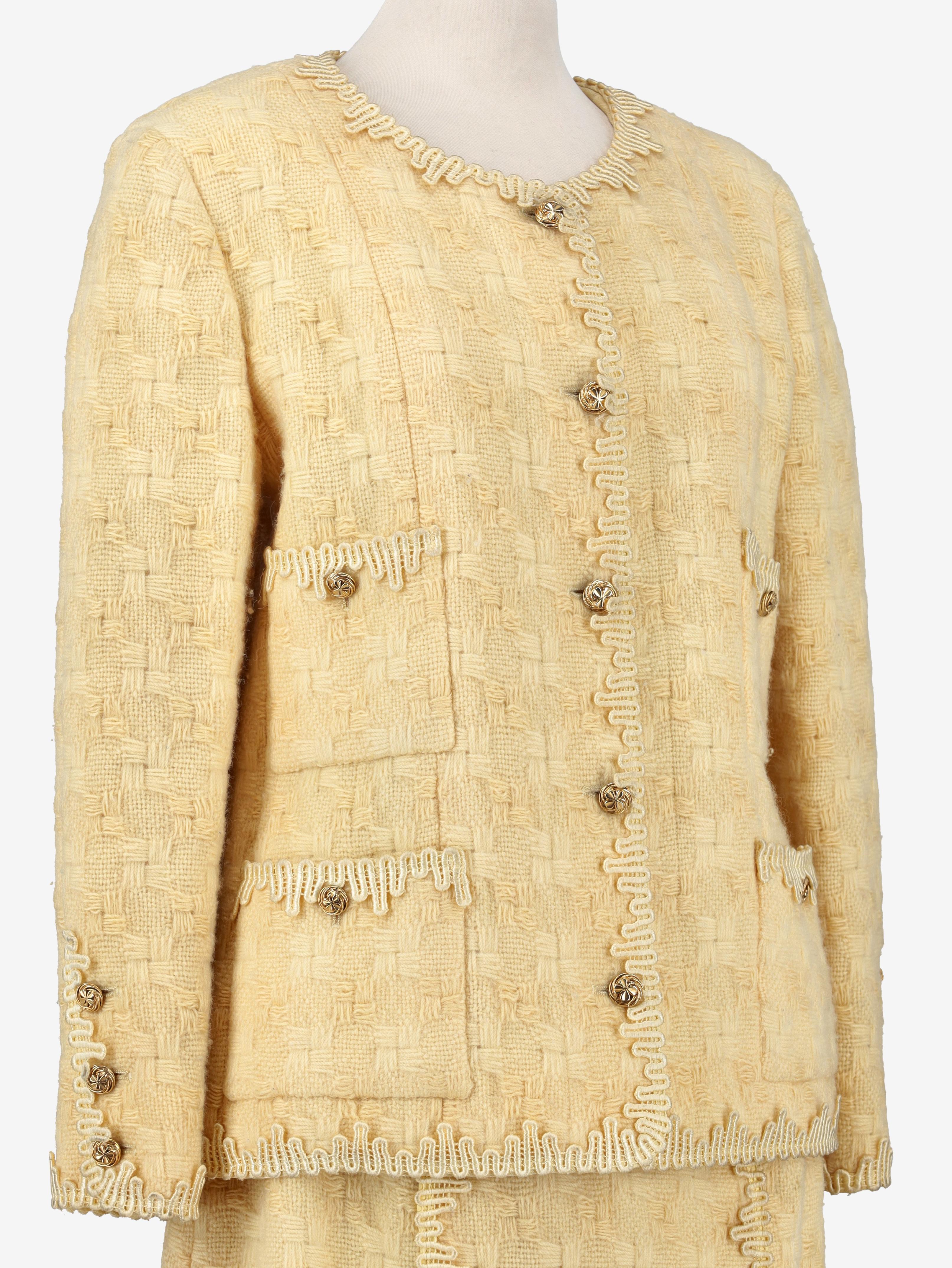 Chanel Boutique Yellow Wool Suit in vendita 6