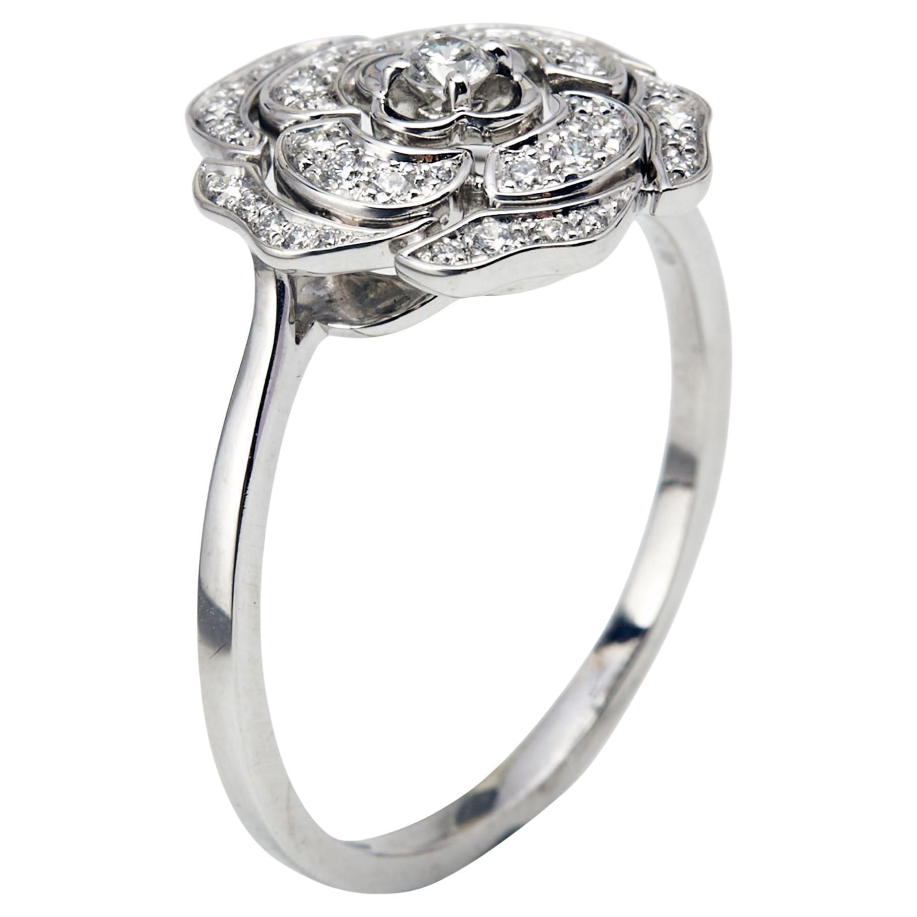 Chanel Bouton de Camélia Diamond Flower 18K White Gold Ring Size 59 For  Sale at 1stDibs