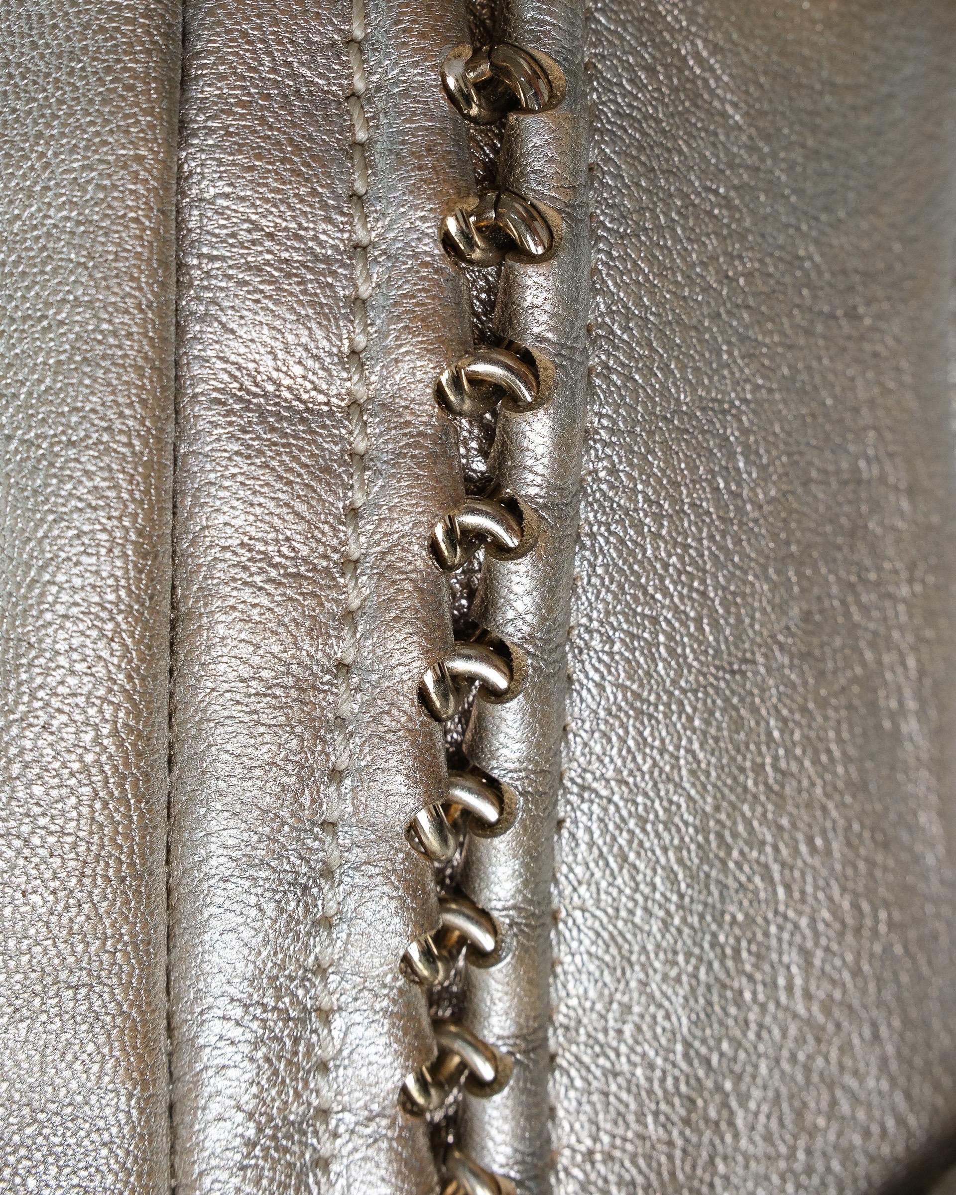 Chanel Bowling Metallic Gold Pelle Borsa a Mano 8