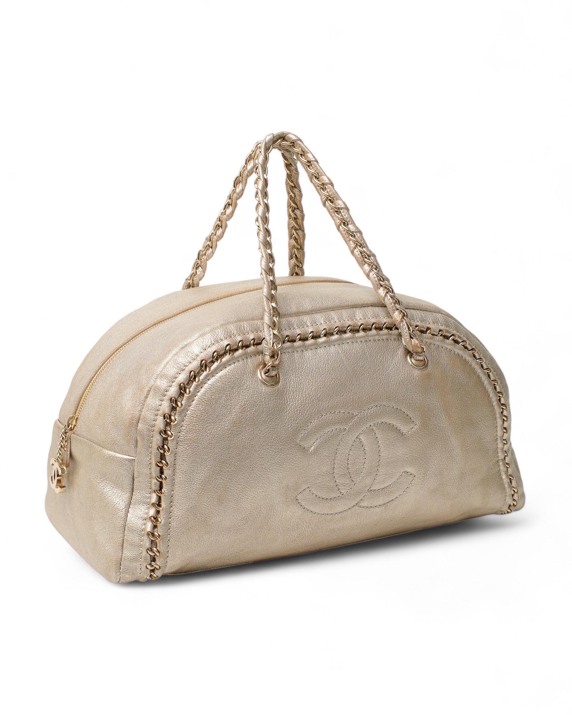 Chanel Bowling Metallic Gold Pelle Borsa a Mano  In Good Condition For Sale In Torre Del Greco, IT
