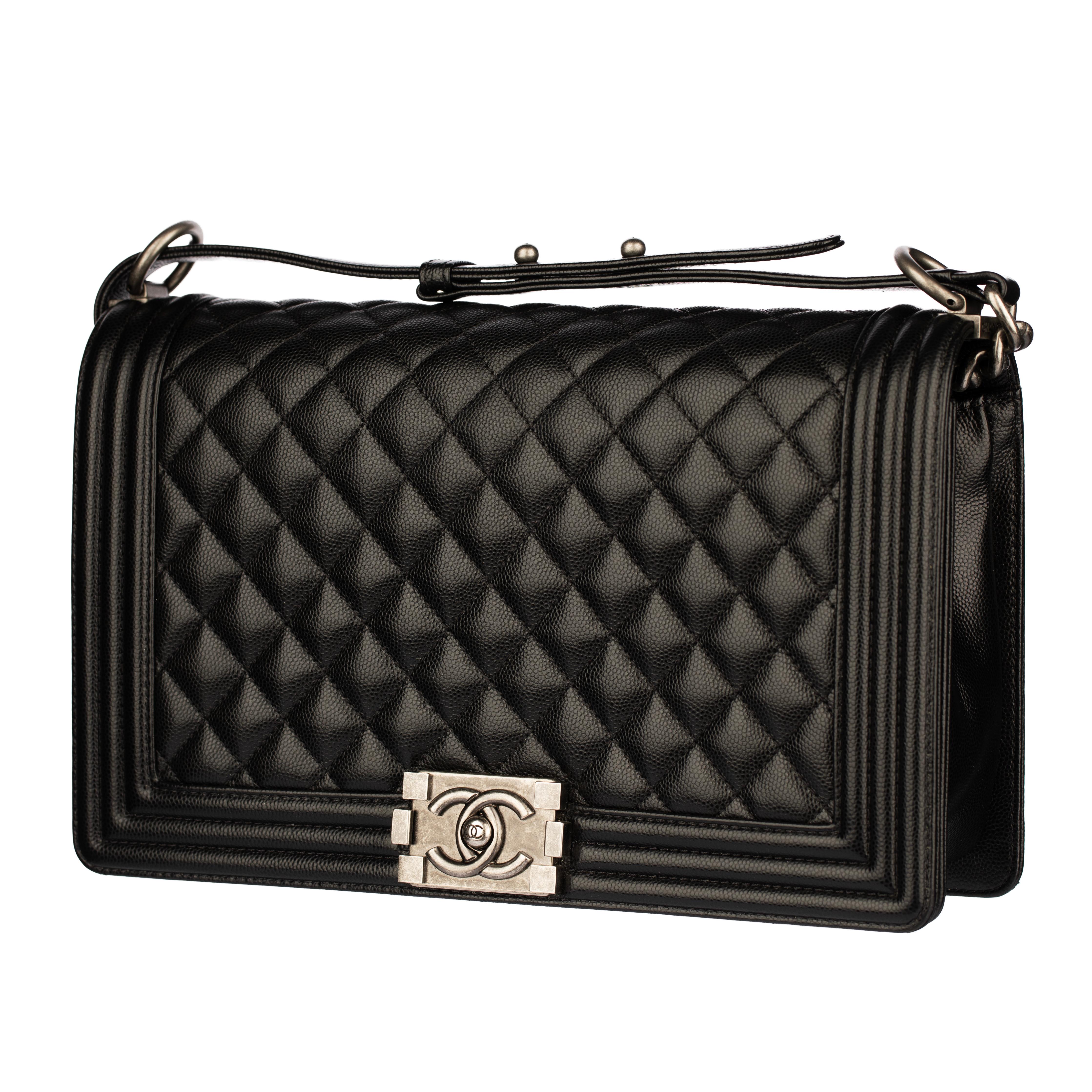 Chanel Boy Bag in Quilted Black Caviar Leather with Aged Silver Hardware In Excellent Condition For Sale In Sydney, New South Wales