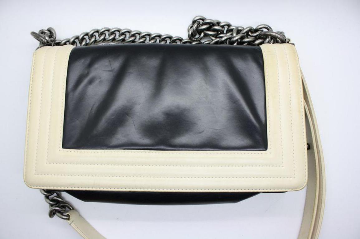 Chanel Boy Bicolor Le 131255 Black/White Leather Shoulder Bag For Sale 3