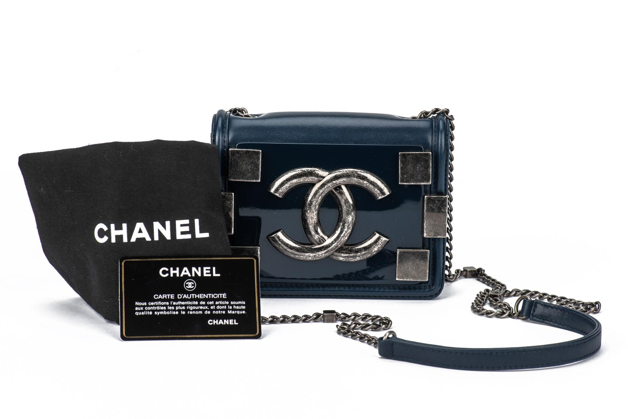 Chanel Boy Brick Flap Bag Navy For Sale 6