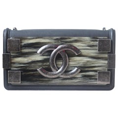 Sac à bandoulière Chanel Boy Brick en plexiglas et nubuck