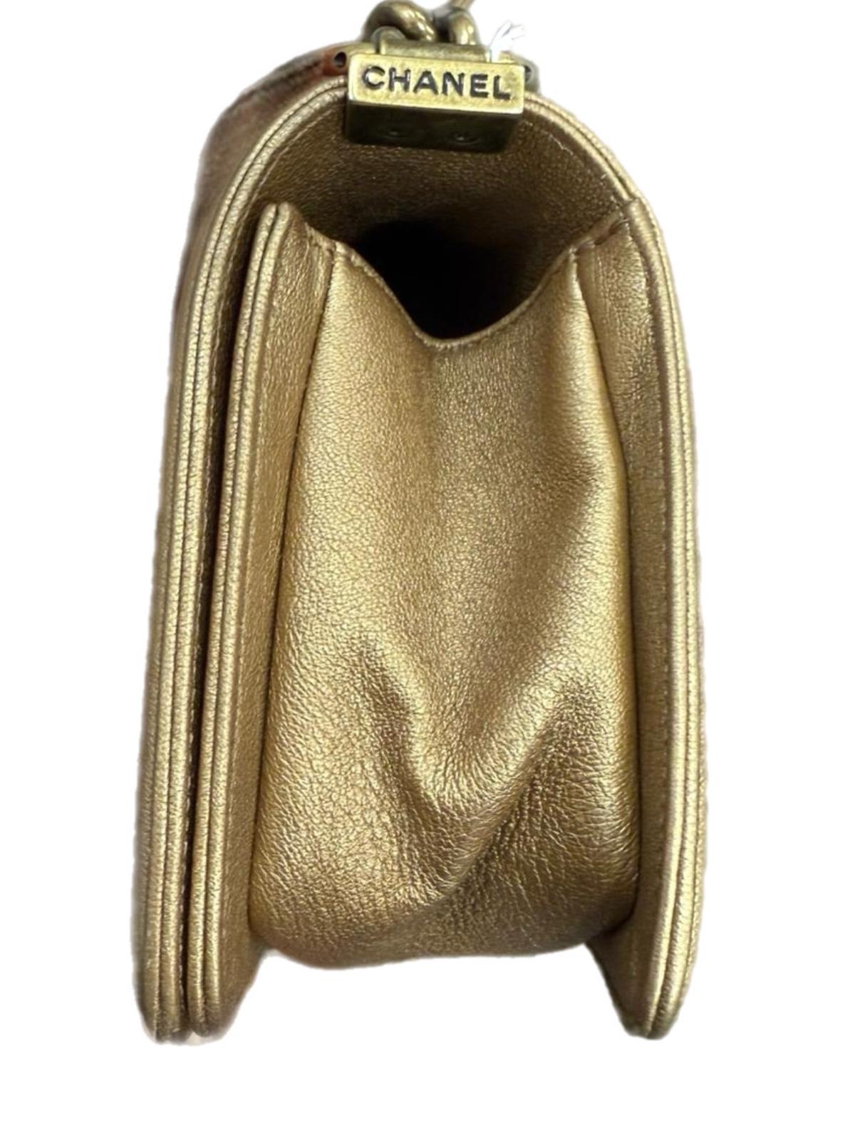 Chanel Boy CC Logo Cut-out Shoulder Bag Metallic Gold In Good Condition In Humacao, PR