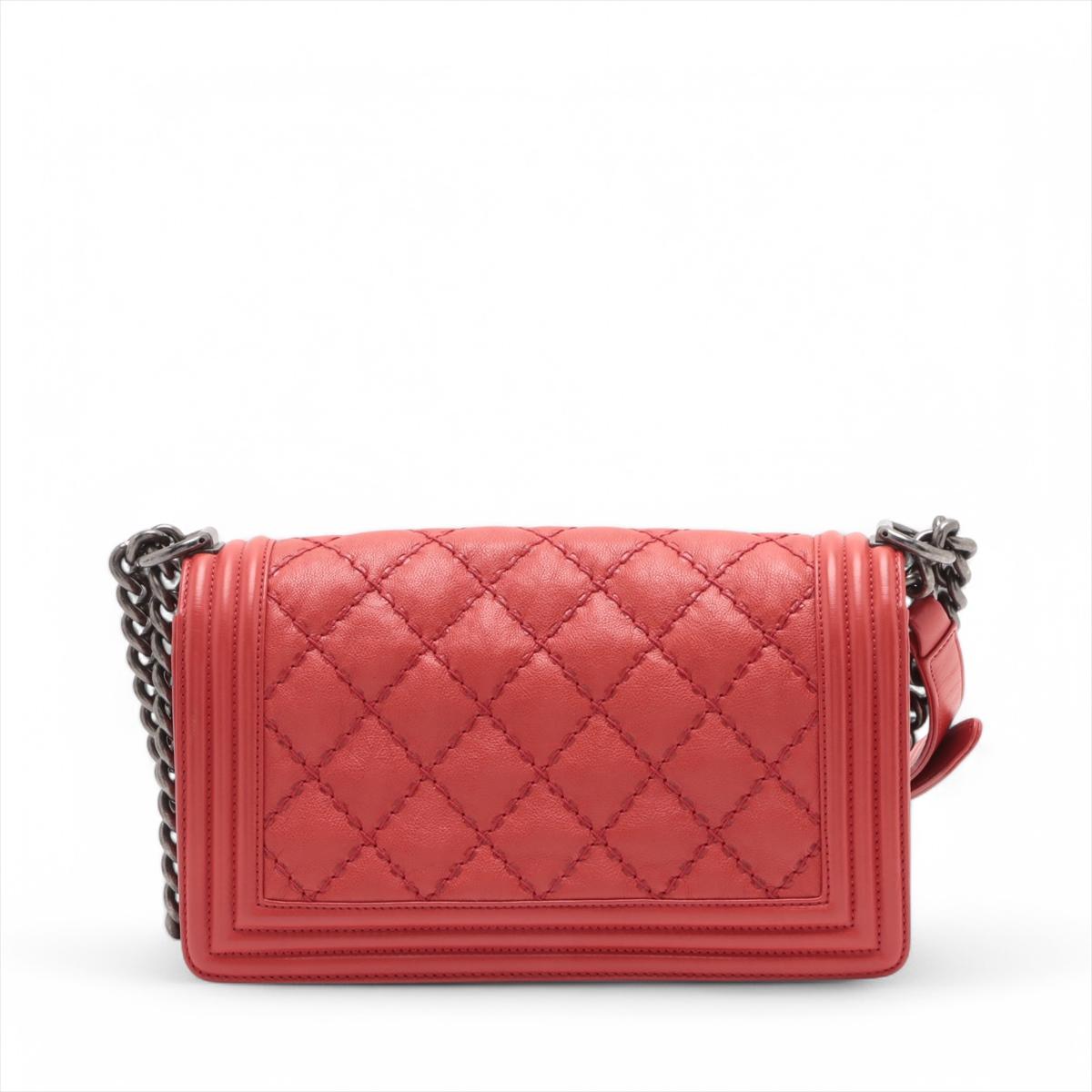 Chanel Boy Chanel 25 Matelasse Leather Chain Shoulder Bag Rouge * PREORDER * Pour femmes 