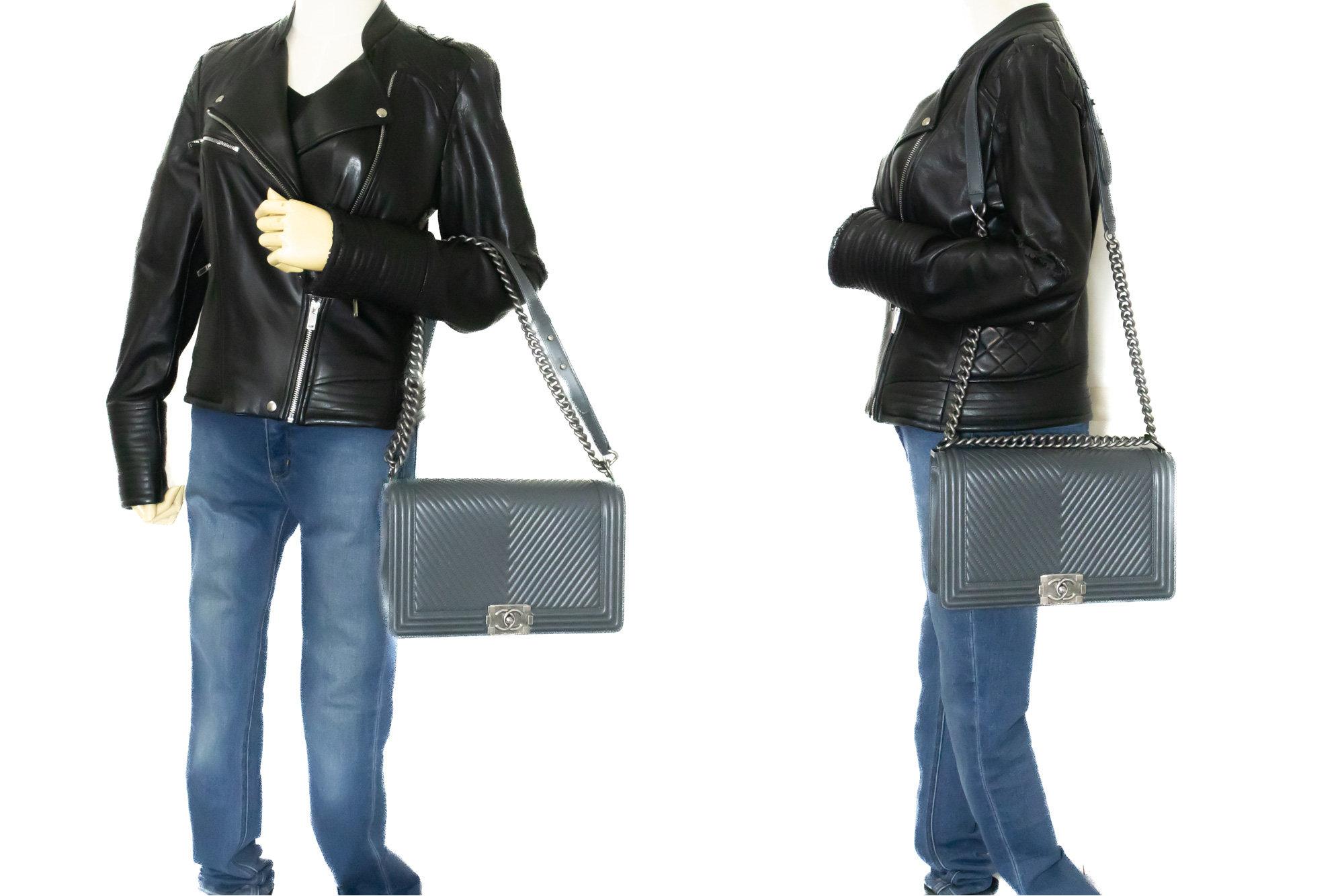 CHANEL Boy Dark Gray V-Stitch Chain Shoulder Bag Flap Quilted For Sale 7