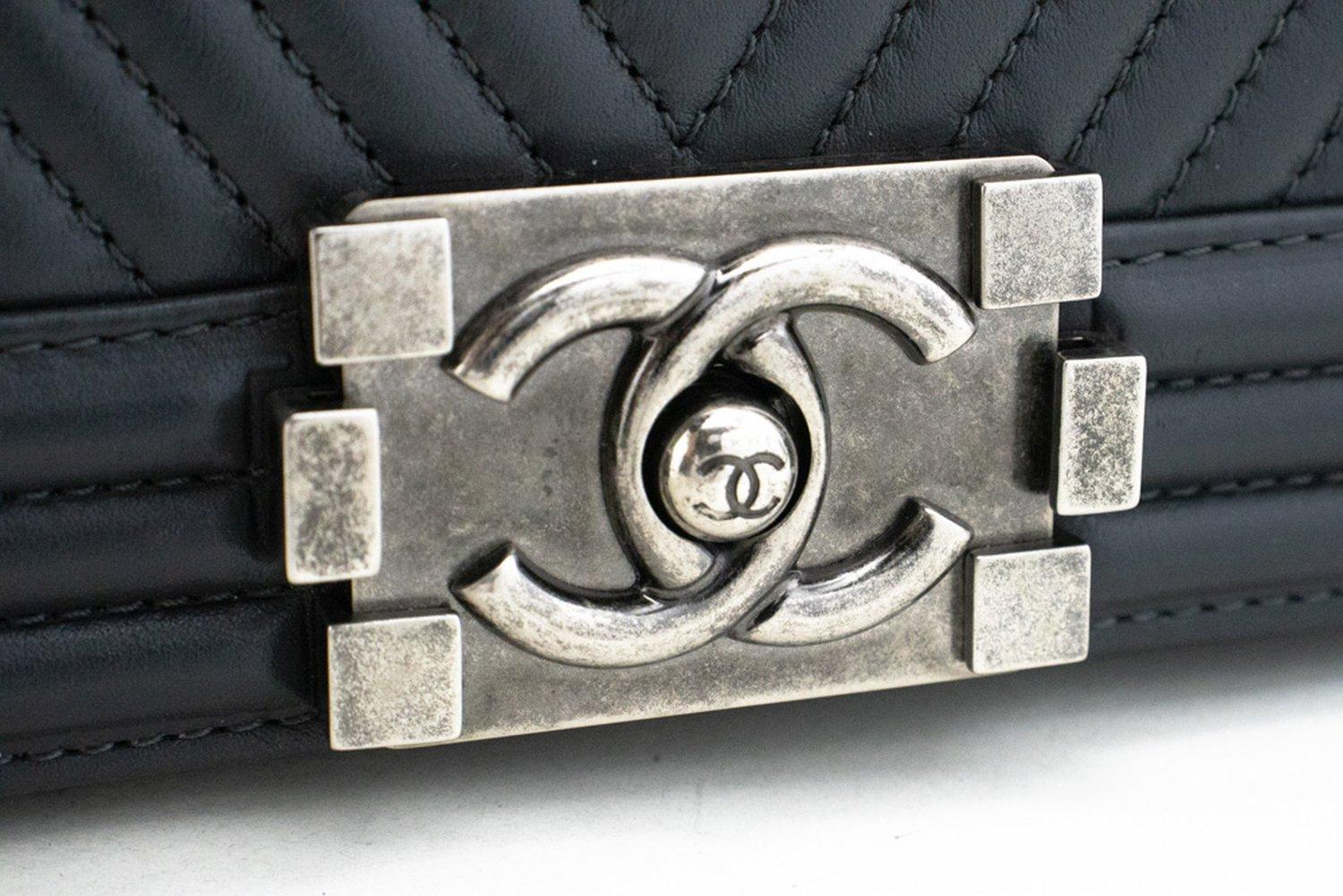 CHANEL Boy Dark Gray V-Stitch Chain Shoulder Bag Flap Quilted For Sale 8