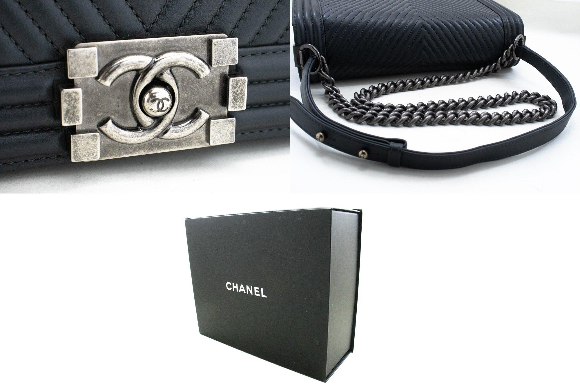 CHANEL Boy Dark Gray V-Stitch Chain Shoulder Bag Flap Quilted For Sale 3