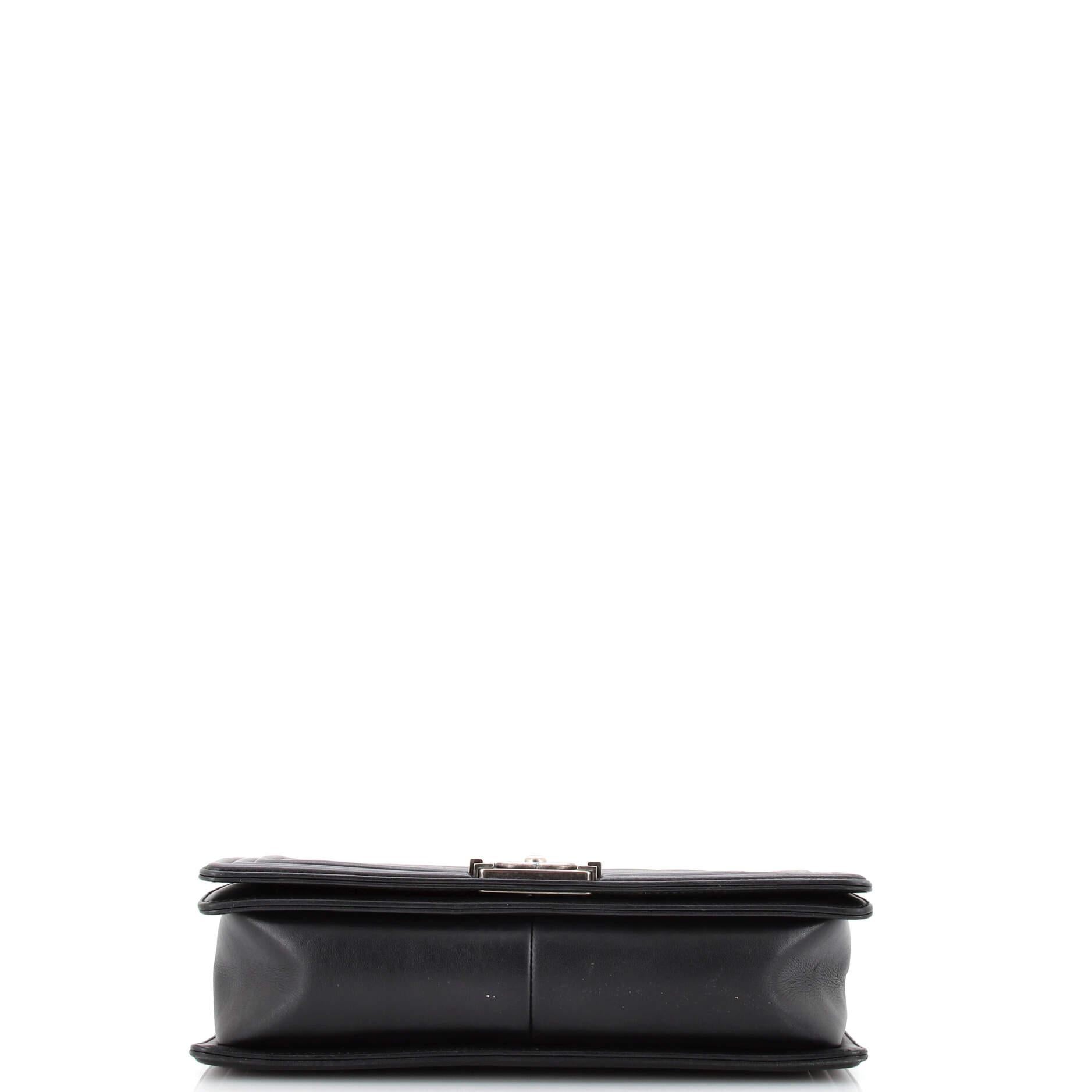 Women's Chanel Boy Flap Bag Chevron Calfskin New Medium