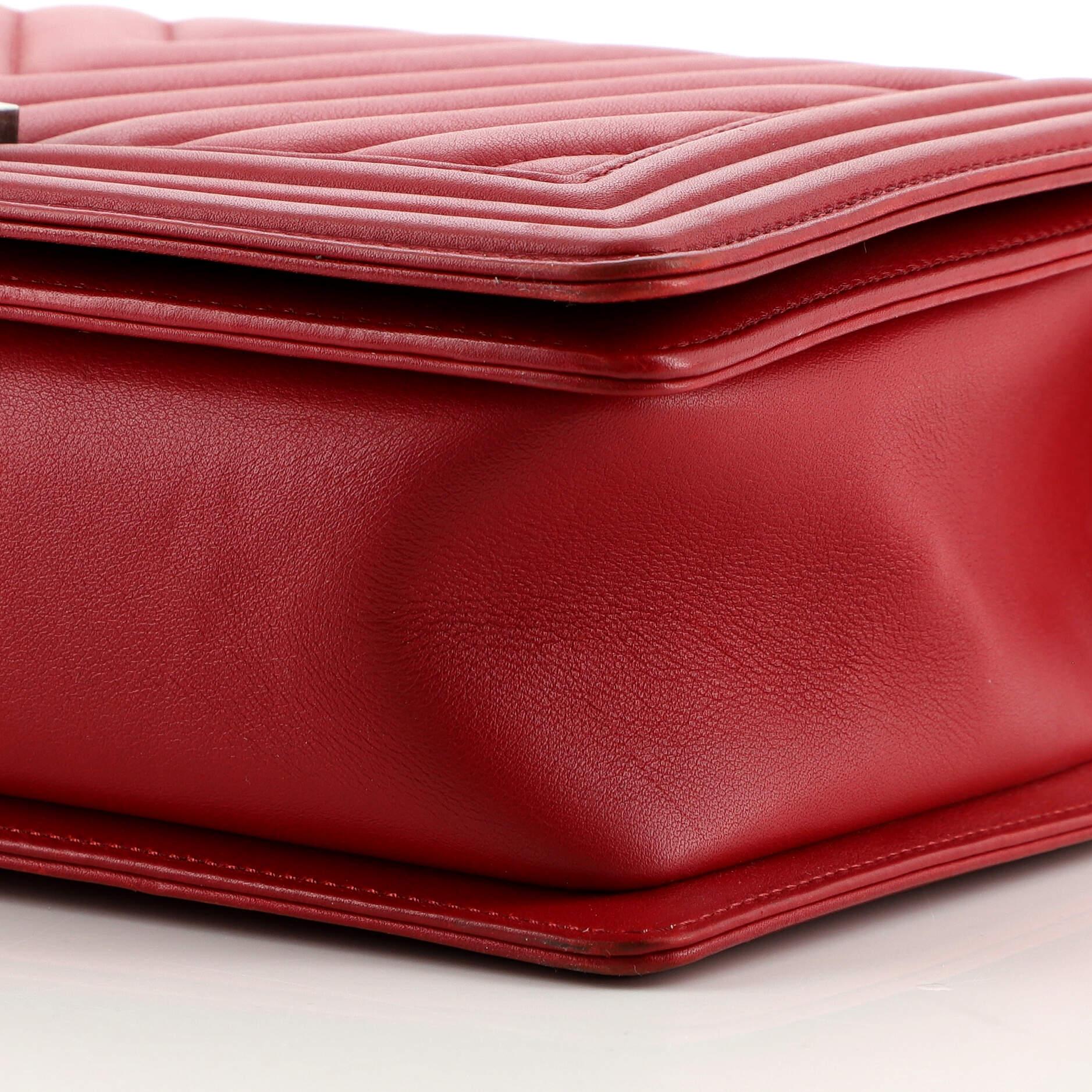 Chanel Boy Flap Bag Chevron Calfskin New Medium at 1stDibs chanel boy