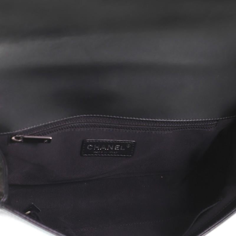 Women's or Men's Chanel Boy Flap Bag Chevron Lambskin New Medium