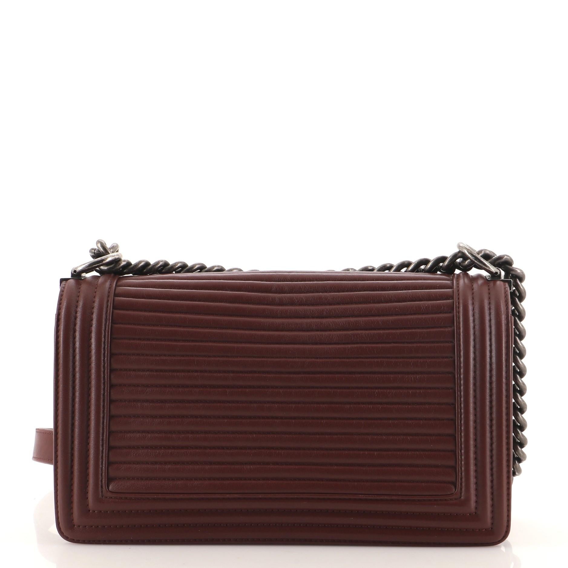 Chanel Boy Flap Bag Horizontal Gestepptes Lammfell Old Medium im Zustand „Gut“ in NY, NY
