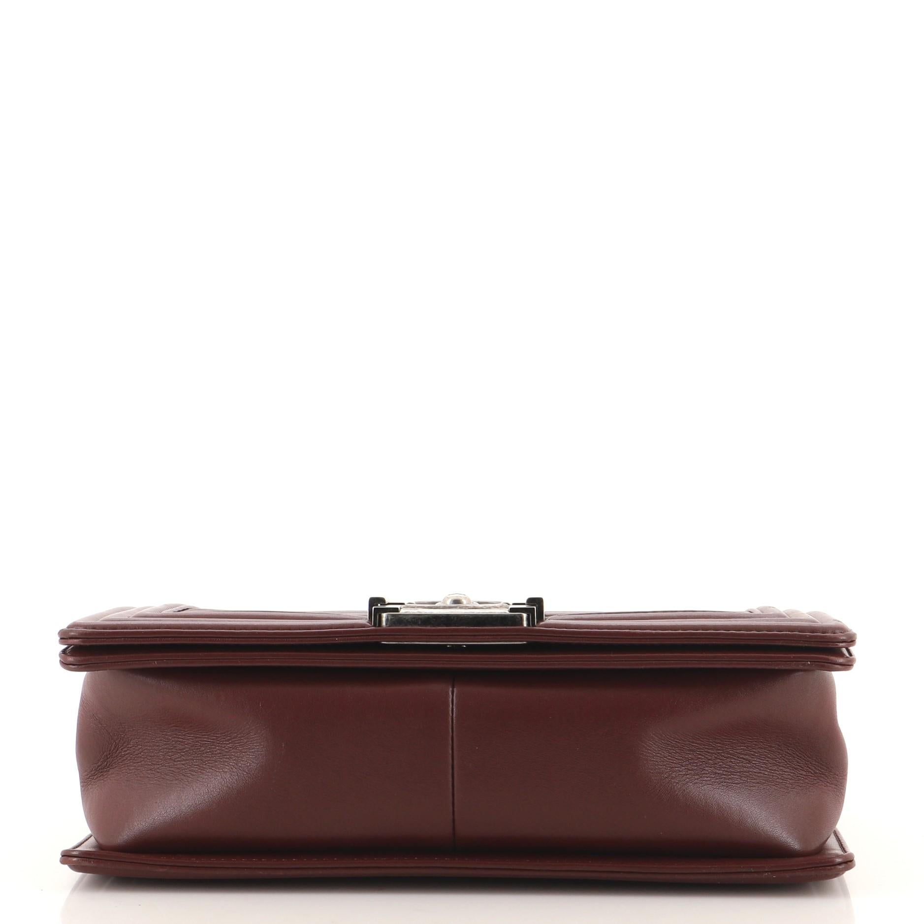 Chanel Boy Flap Bag Horizontal Gestepptes Lammfell Old Medium für Damen oder Herren
